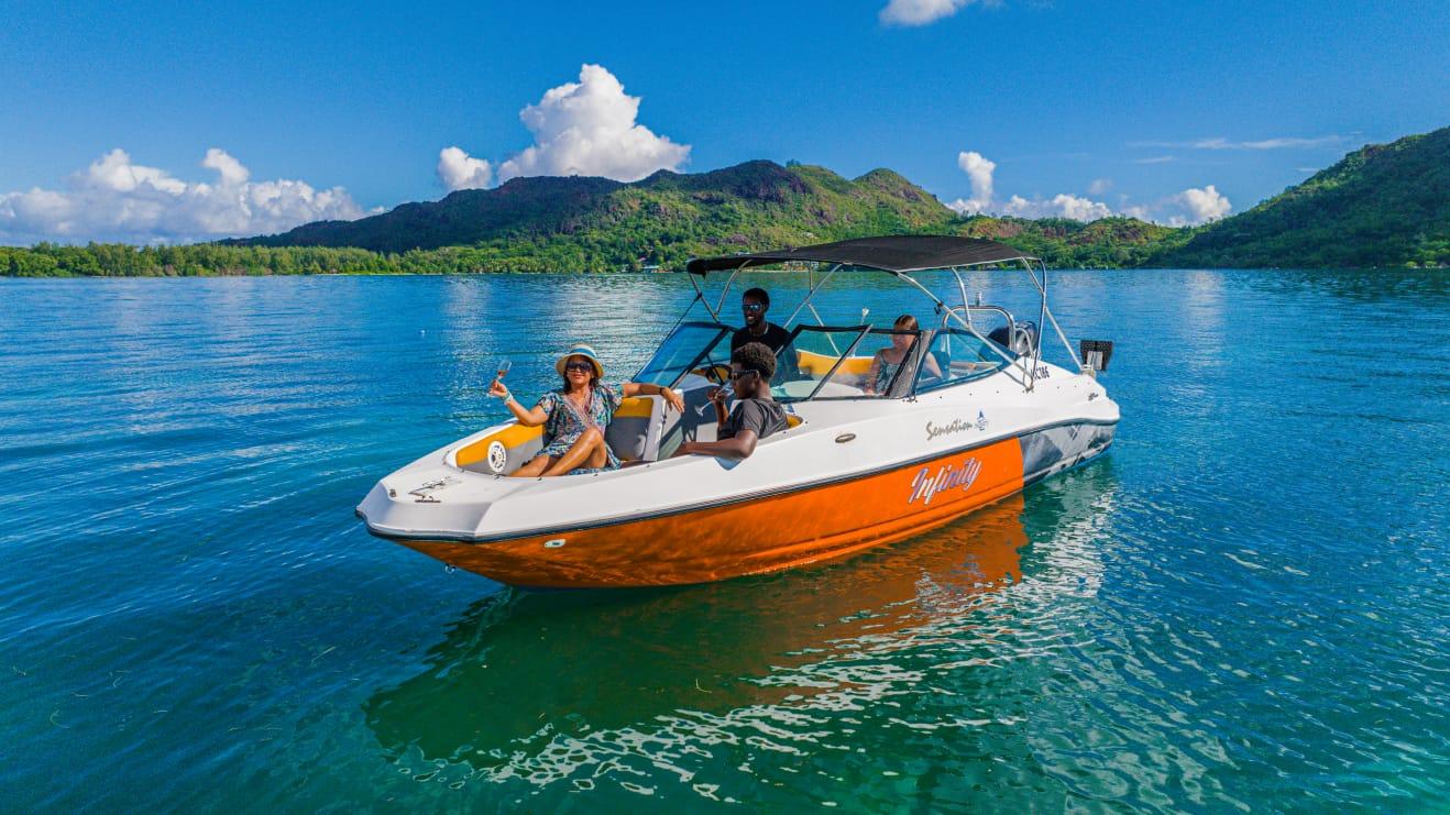 Praslin: Curieuse & St-Pierre Island Boat Day with Snorkeling