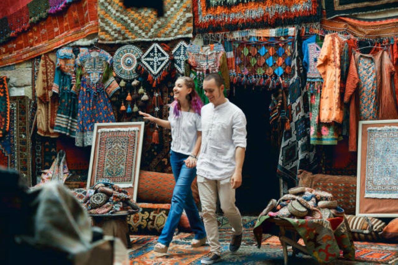 Delhi Personal Shopping Tour with Local Female Expert