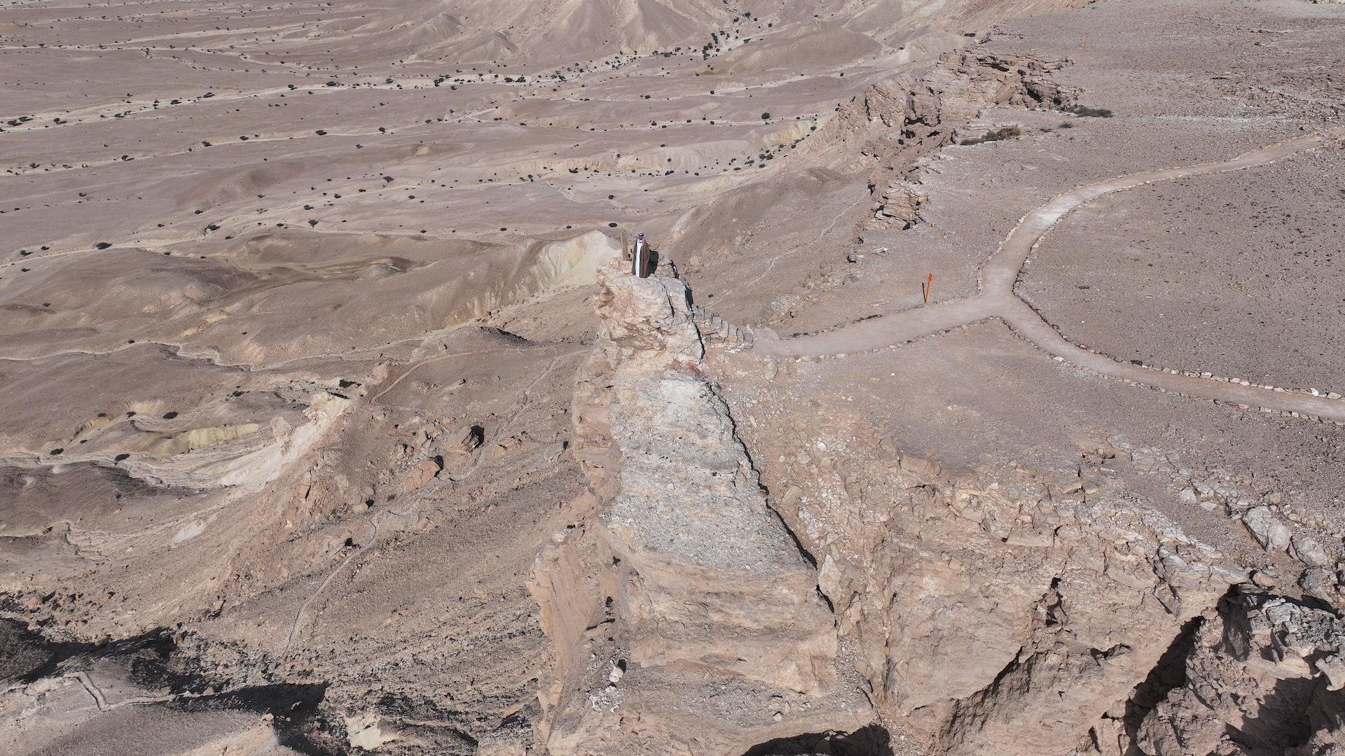 Edge of the World & Darb Al-Manjoor Desert Expedition