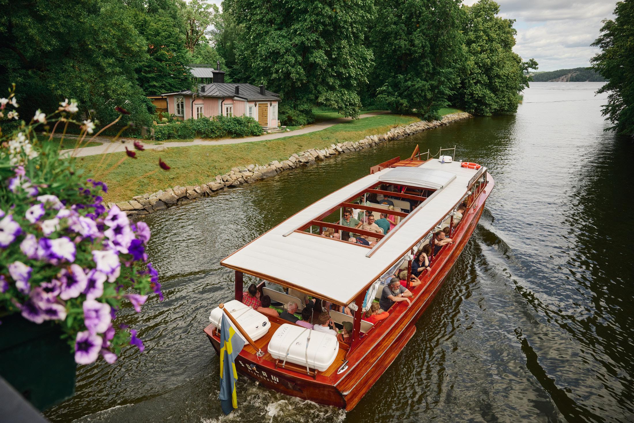 Classic Wooden Boat Tour Through Stockholm's Archipelago