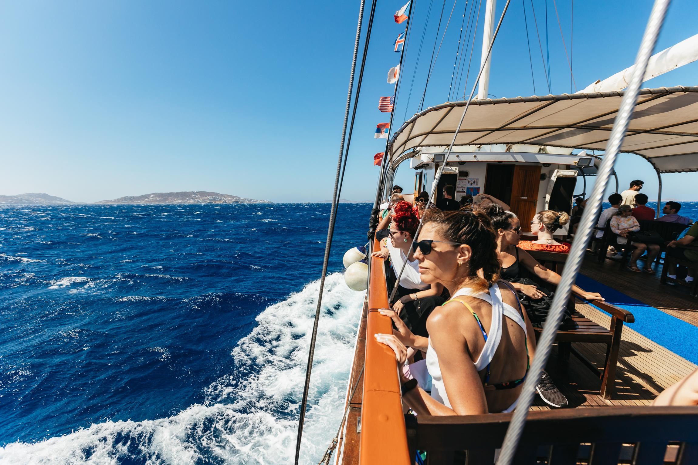 Mykonos Island Hopping: Delos Ruins & Rhenia Beach BBQ