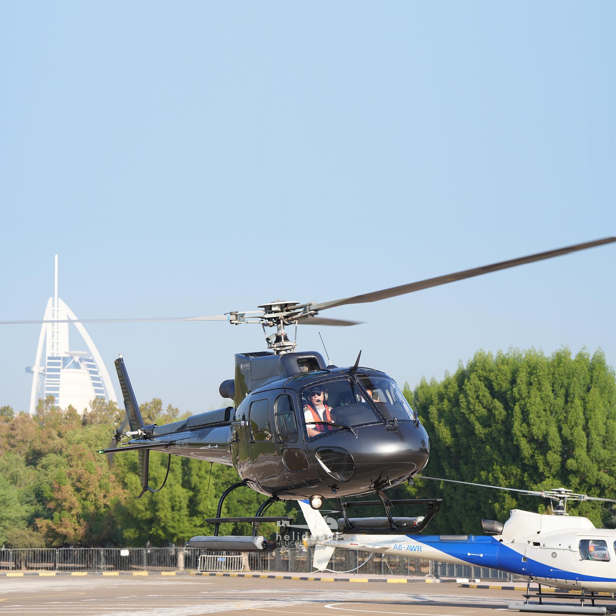 Private 12-Minute Dubai Helicopter Flight with Complimentary Transfer