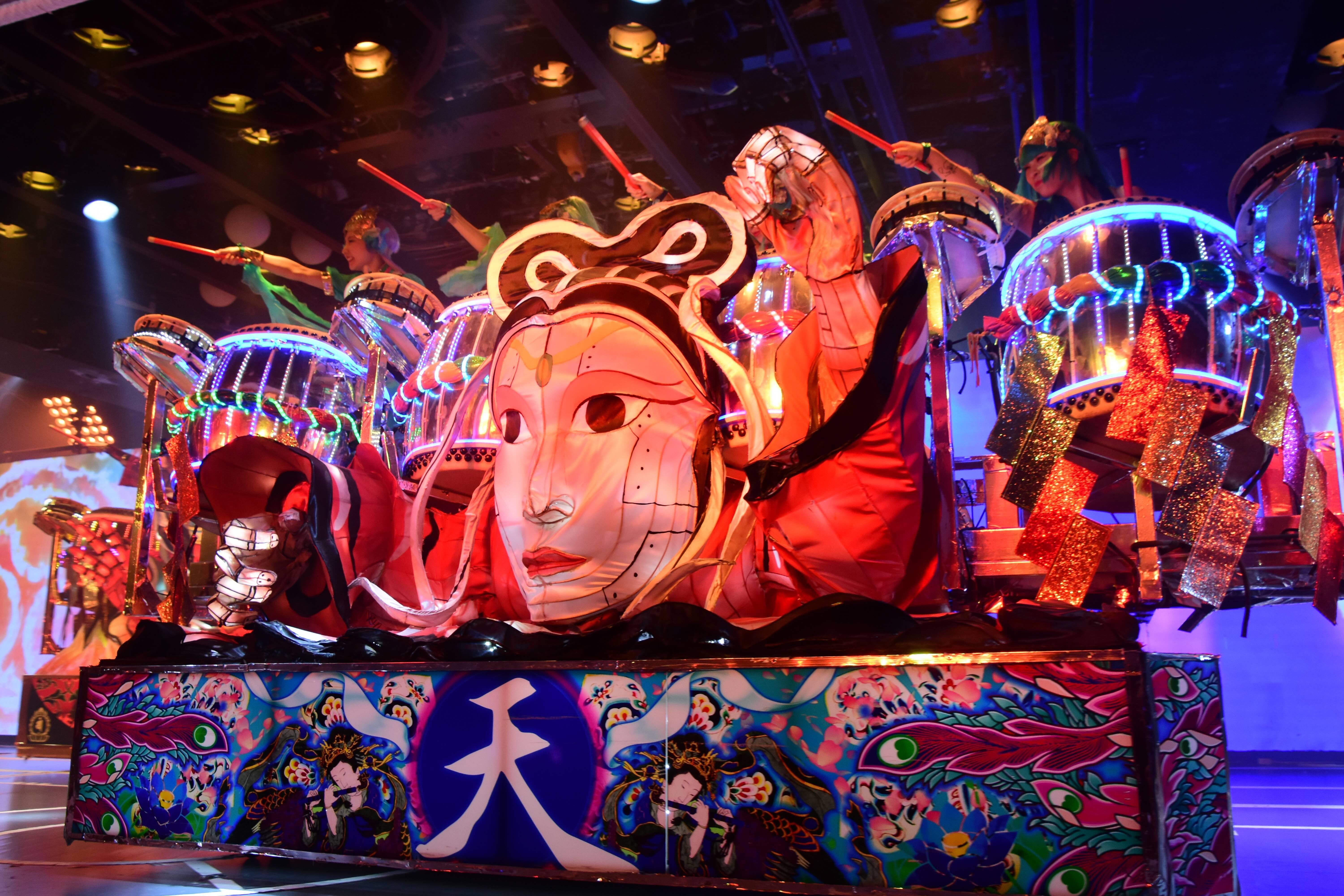 Tokyo Samurai Restaurant: Live Show & 2 Drinks in Shinjuku