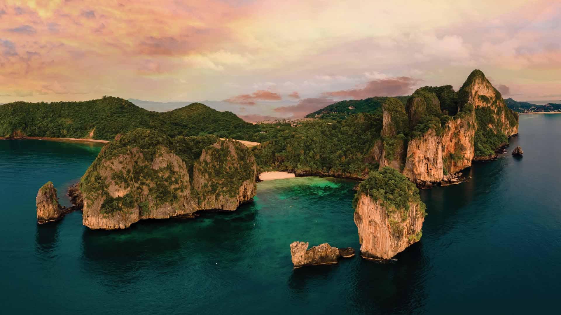 Phi Phi Islands Sunrise Speedboat Tour from Phuket