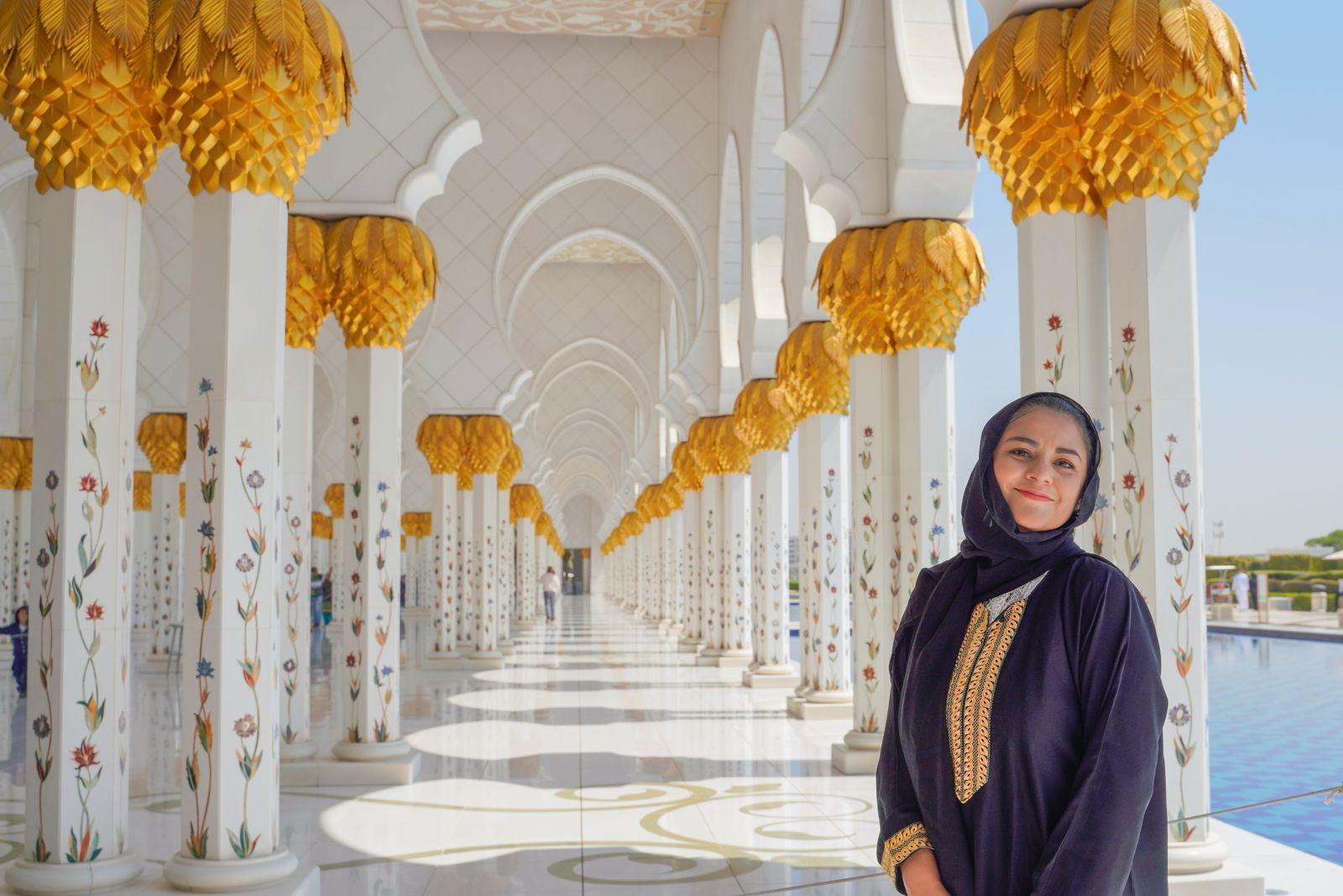 Dubai to Abu Dhabi: Sheikh Zayed Grand Mosque Guided Day Tour