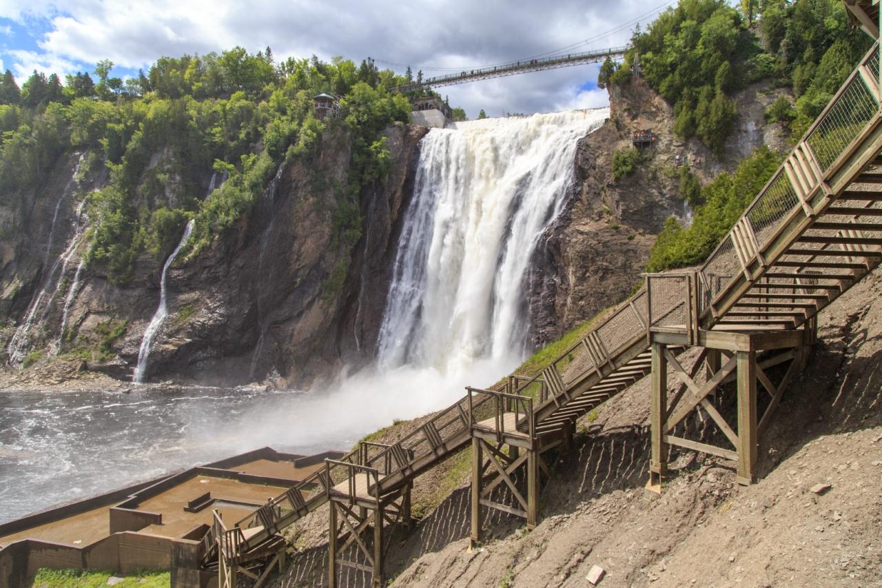 Old Quebec & Montmorency Falls Small-Group Bus Tour