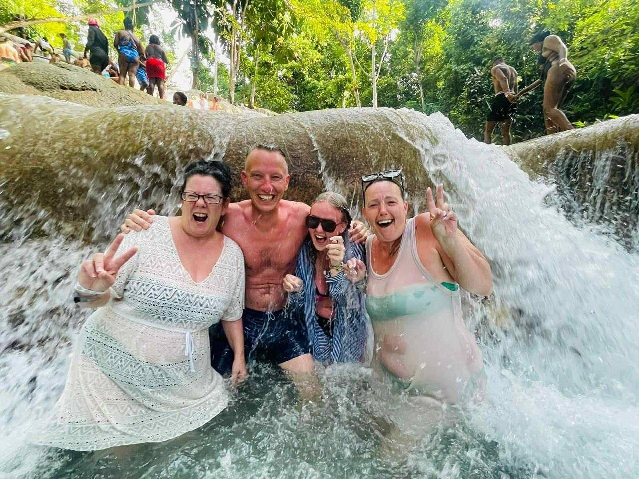 Ocho Rios: Dunn's River Falls & Mystic Mountain Adventure
