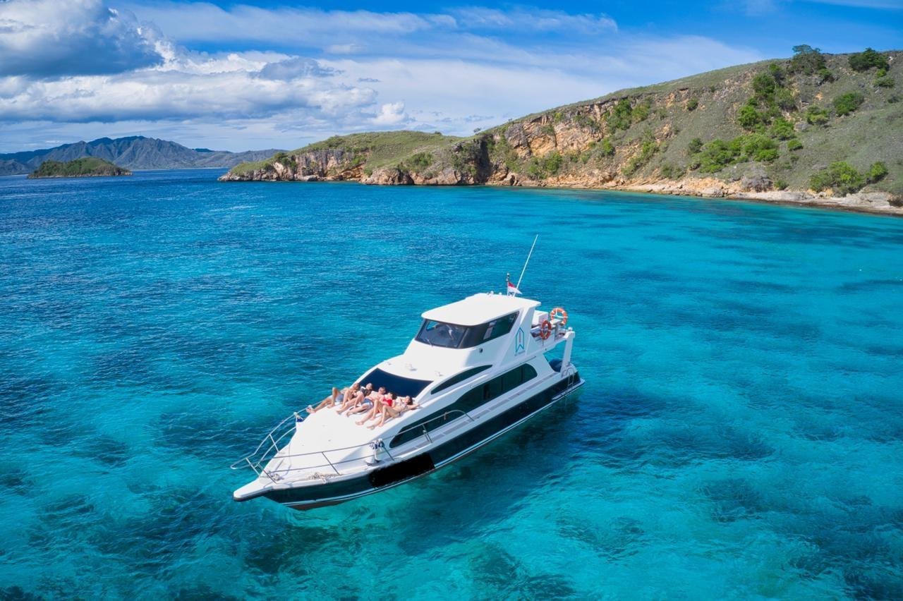 Komodo National Park Full-Day Shared Adventure: Padar Island, Pink Beach & Snorkelling