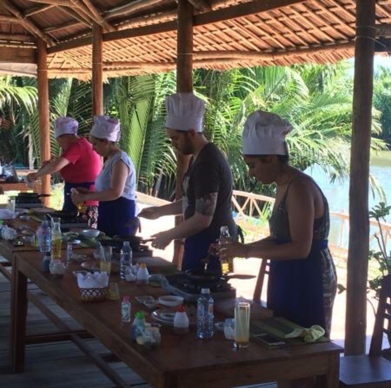 Bay Mau Cooking Class with Market & Basket Boat Option