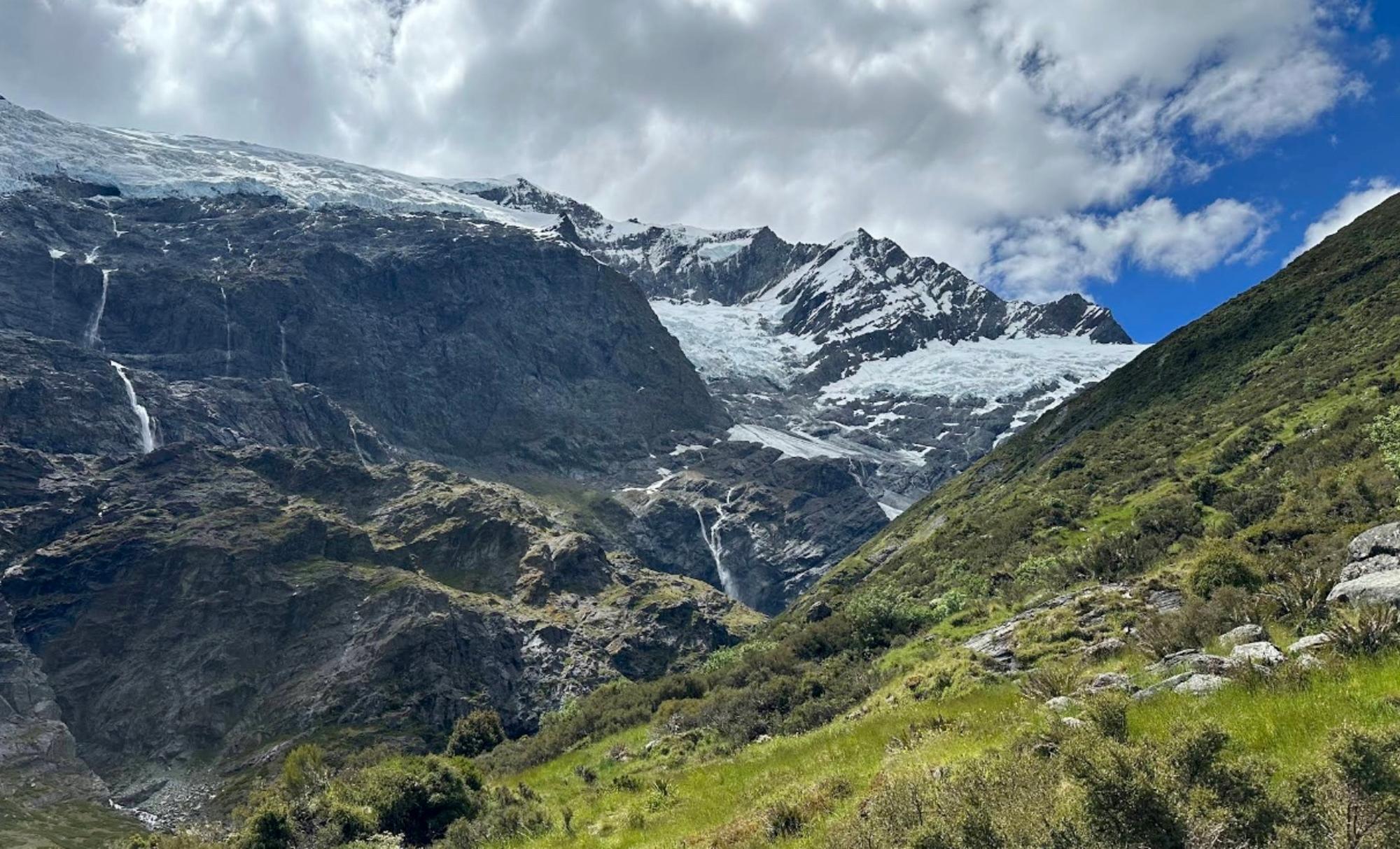 Wānaka: Private Rob Roy Glacier Guided Hike with Lunch