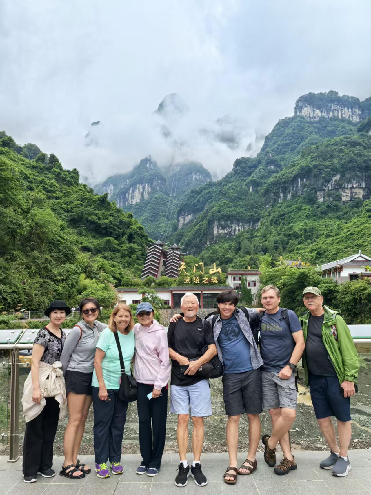 Zhangjiajie 3-Day Private Tour: Avatar Peaks, Glass Bridge & Tianmen Mountain