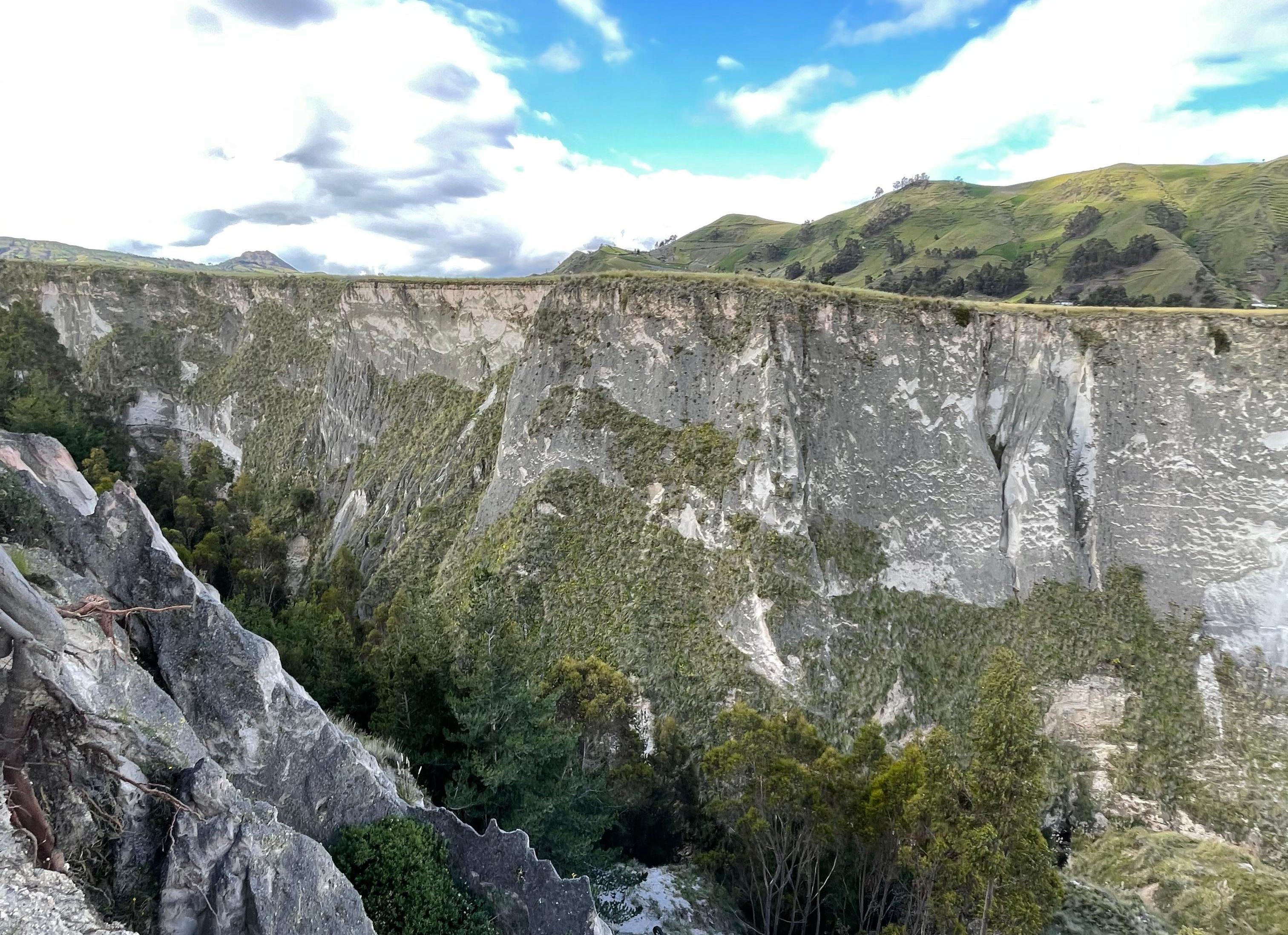 Quilotoa Crater Lagoon Full-Day Tour from Quito with Lunch