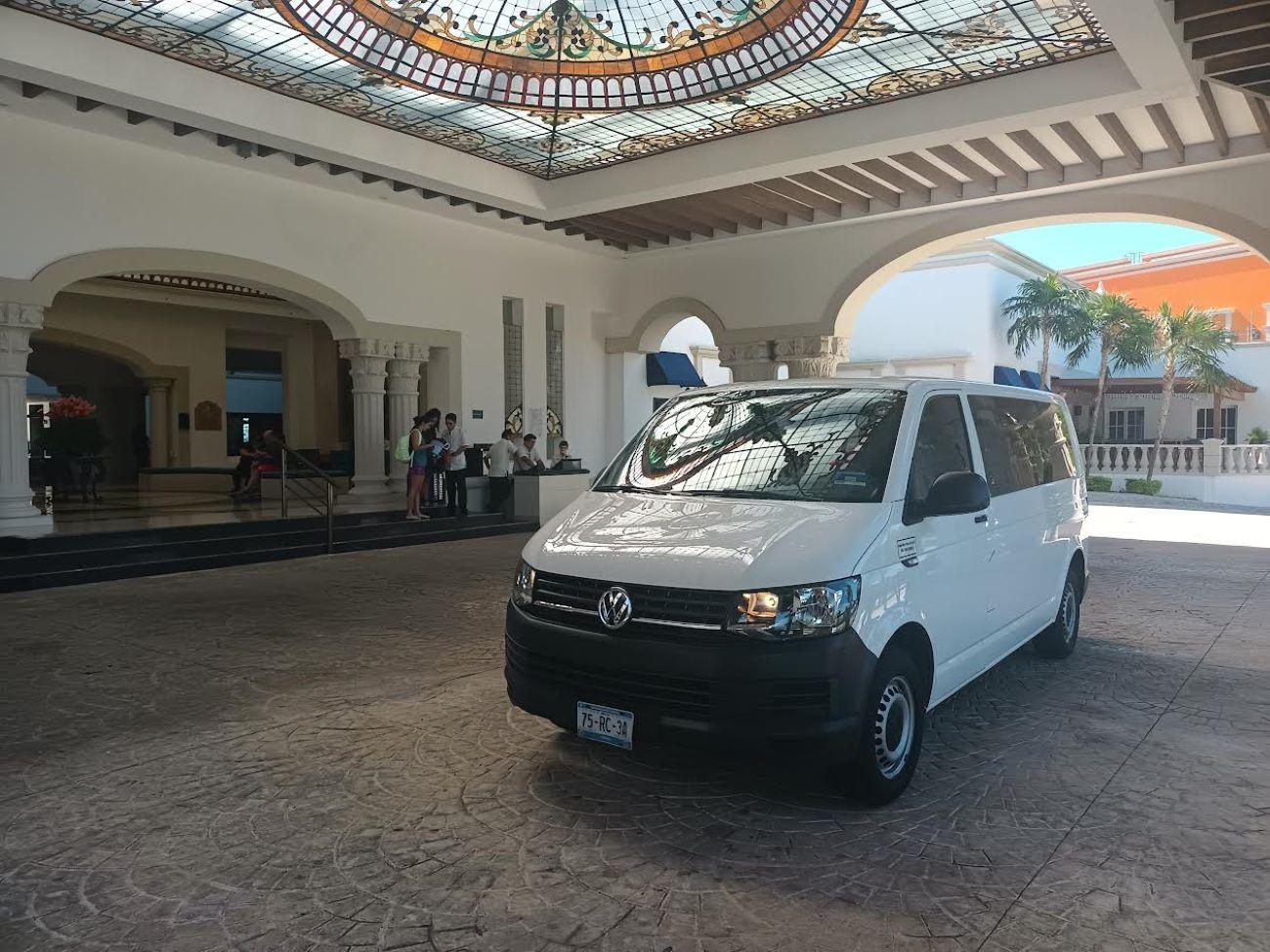 Private Van Transfer: Tulum to Cancun
