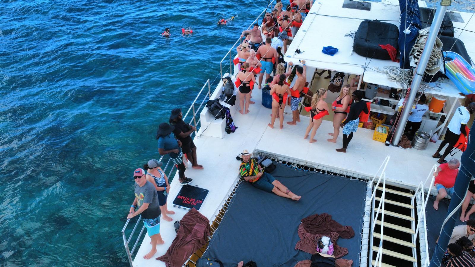 Negril Sunset Catamaran Party Cruise to Rick's Cafe