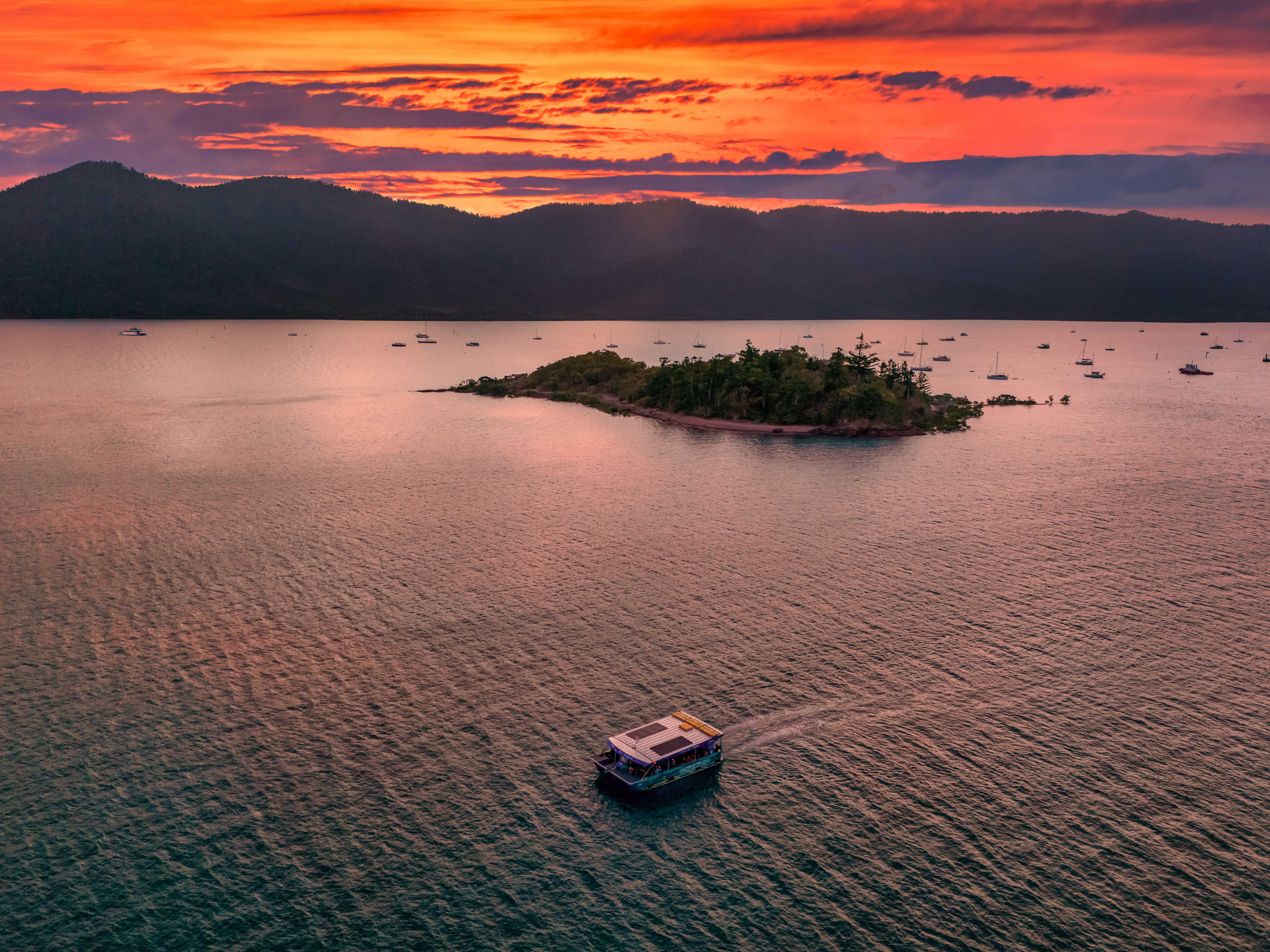Airlie Beach Bottoms Up Sunset Cruise