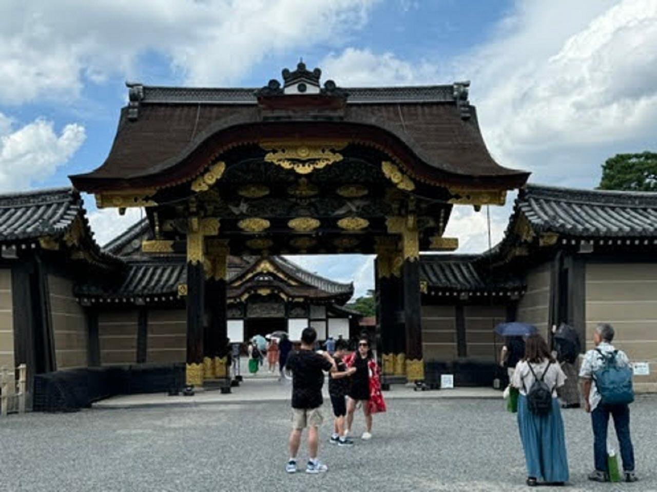 Kyoto Full-Day Highlights Tour: Temples and Historic Districts
