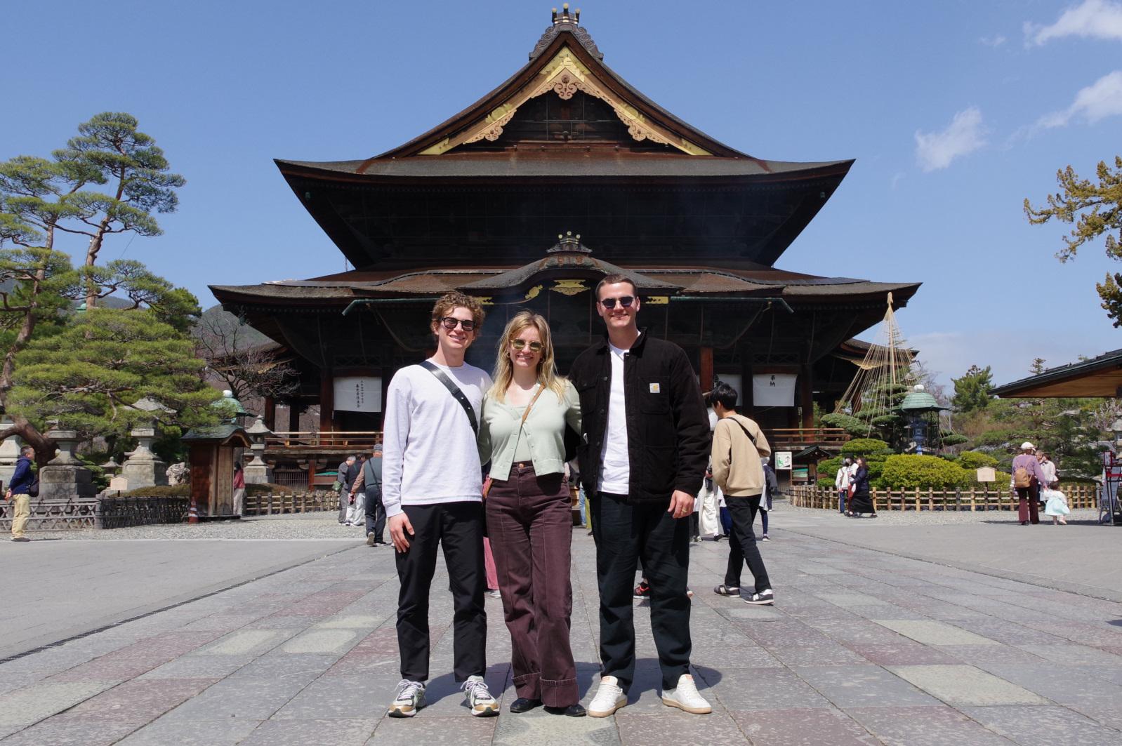 Nagano Snow Monkeys, Obuse & Sake Tasting Small-Group Tour