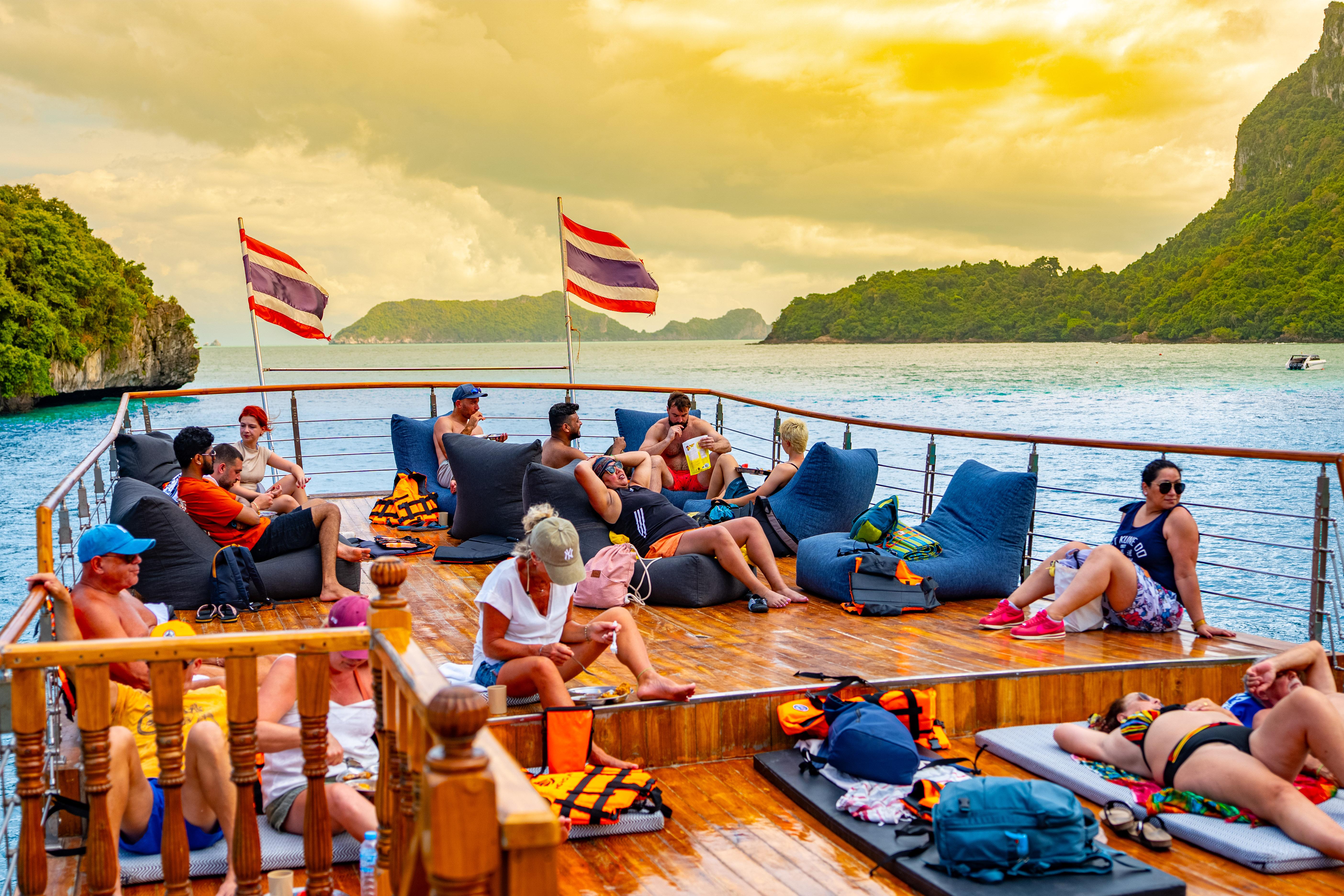 Mu Ko Ang Thong National Park Cruise & Optional Kayaking