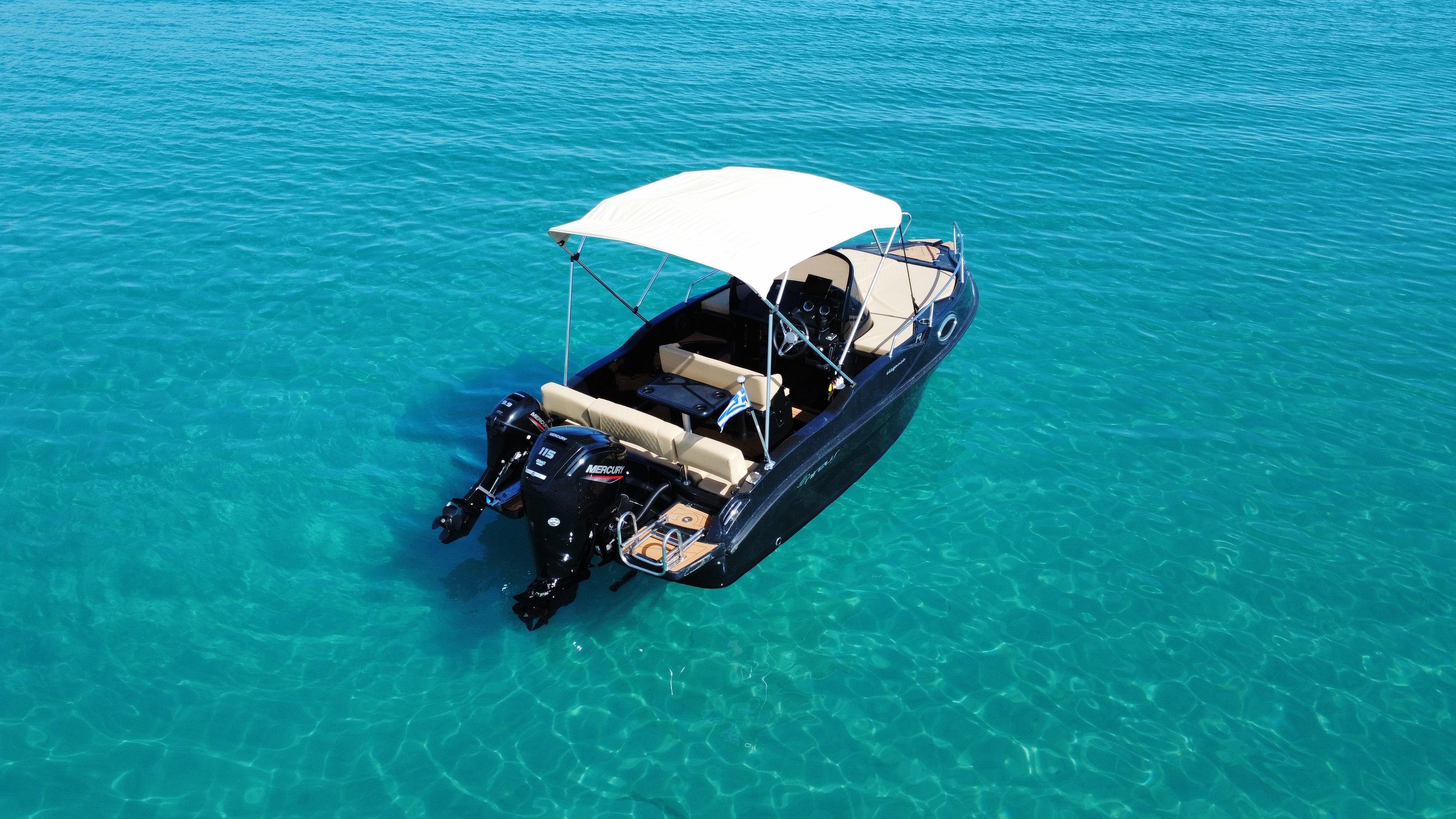 Zakynthos Private Boat Excursion: Shipwreck Beach & Blue Caves