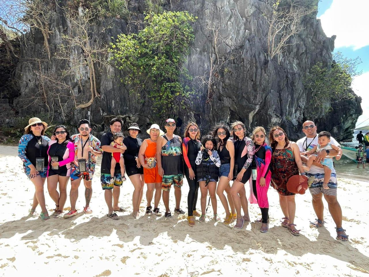 El Nido Private Island Hopping Tour A with Buffet Lunch