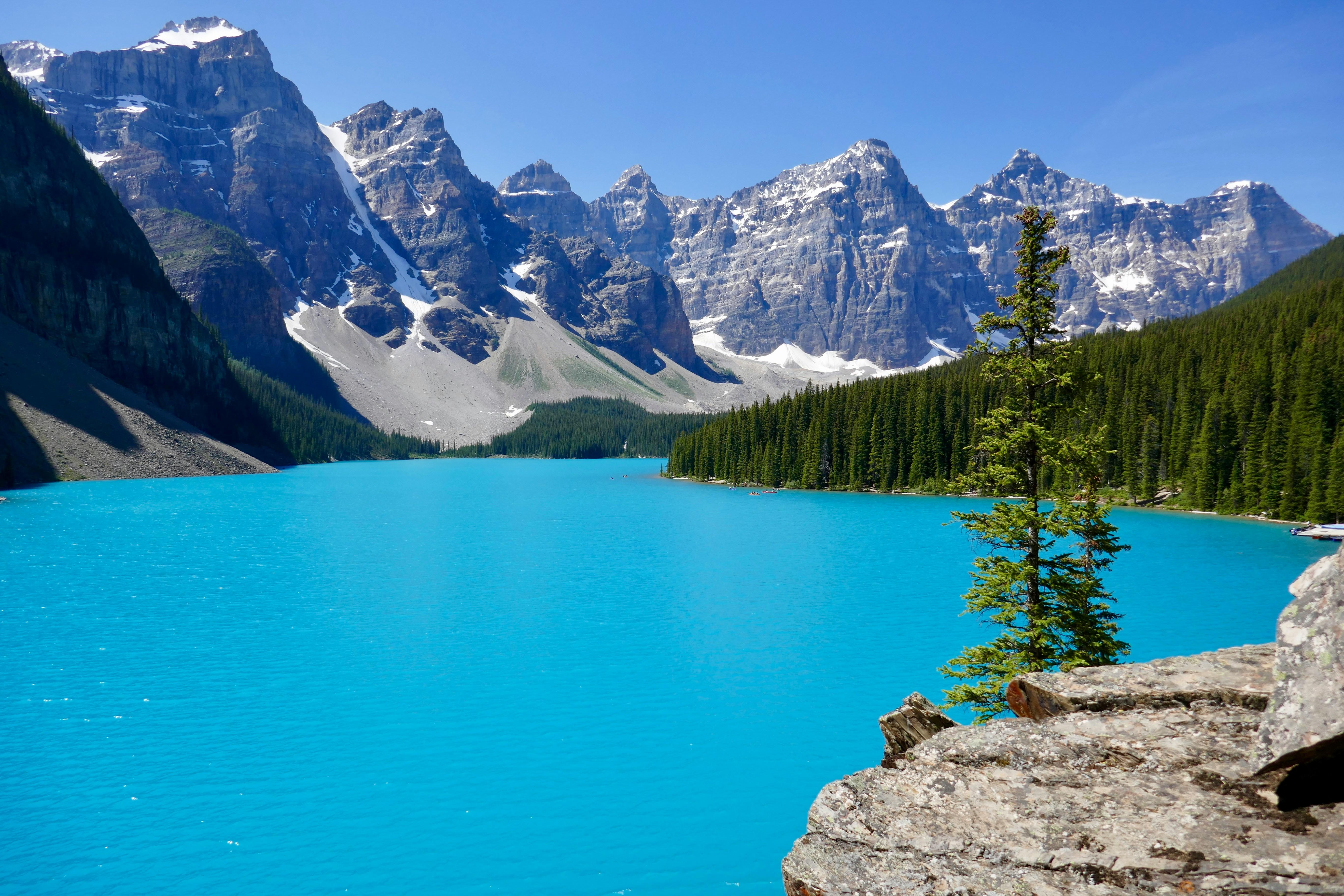 Premium Lake Louise & Moraine Lake Tour from Banff or Canmore