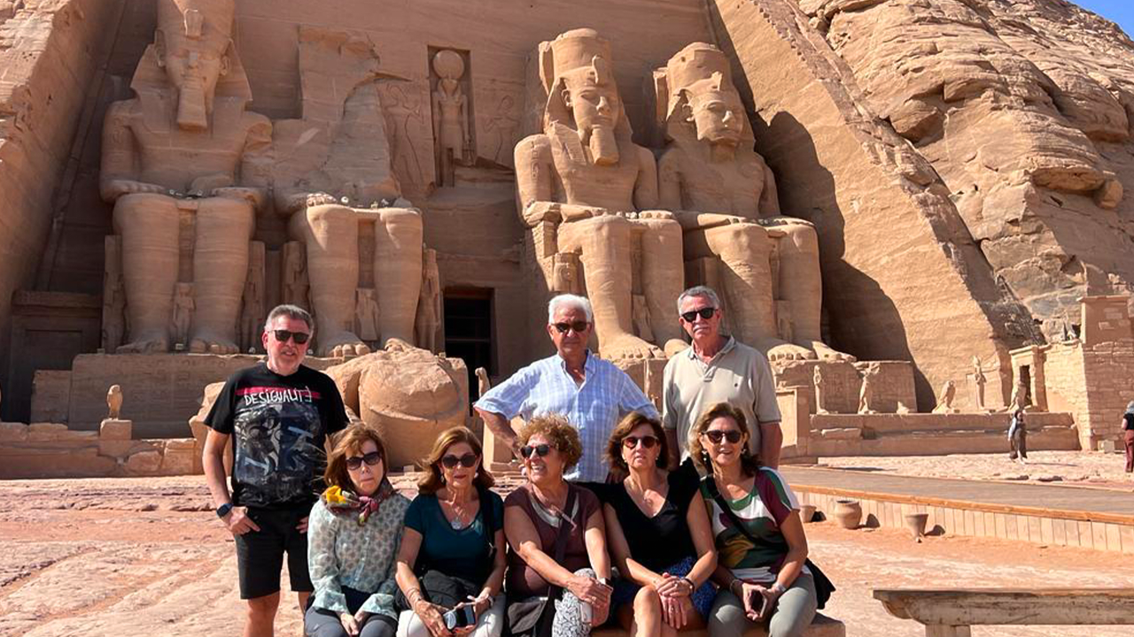 Aswan: Abu Simbel & Nefertari Temple Express Air Tour