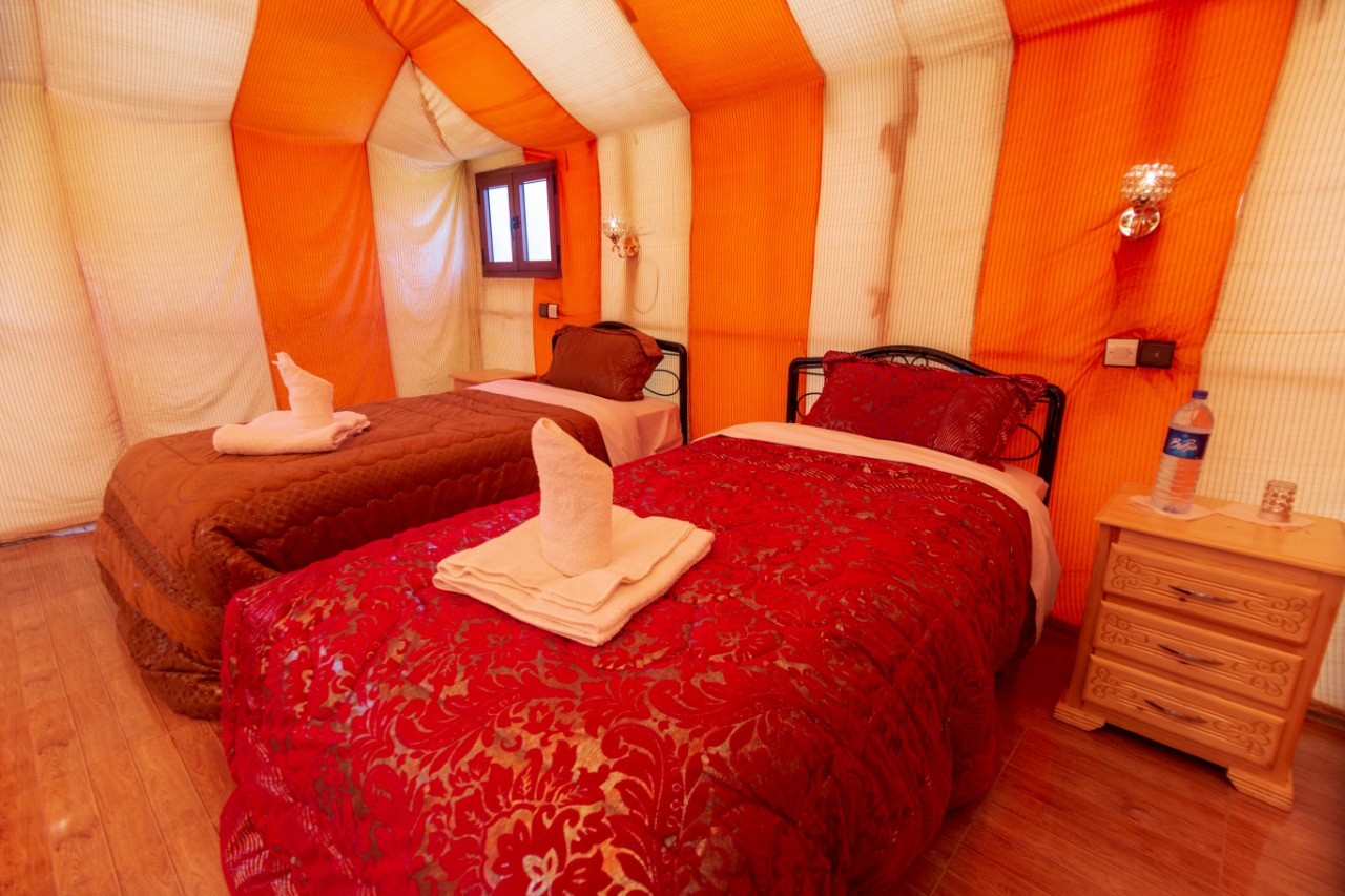 Erg Chebbi Desert Overnight: Camel Ride & Heated Tent Camp