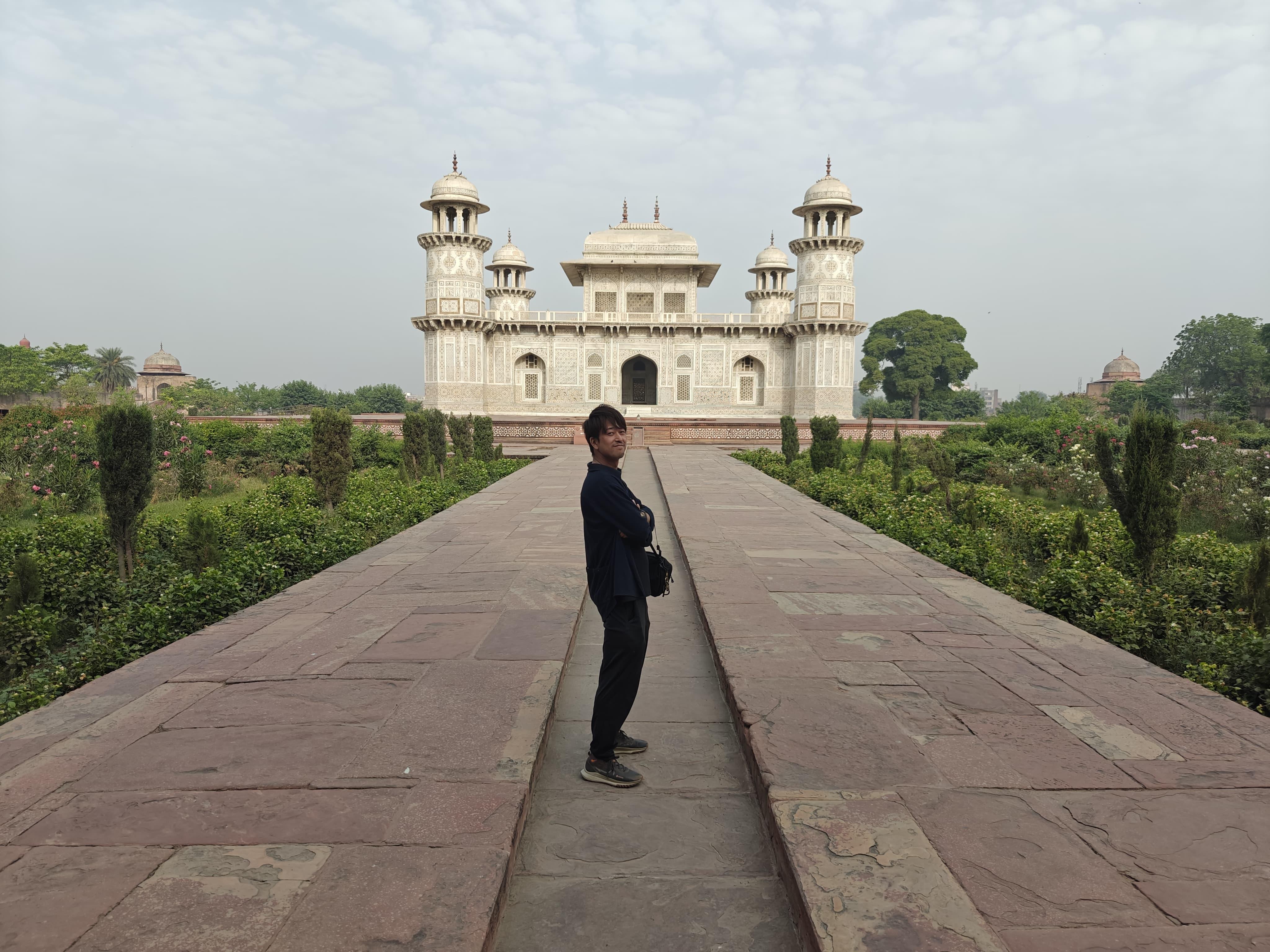 Delhi to Taj Mahal Sunrise & Agra Fort Private Day Tour