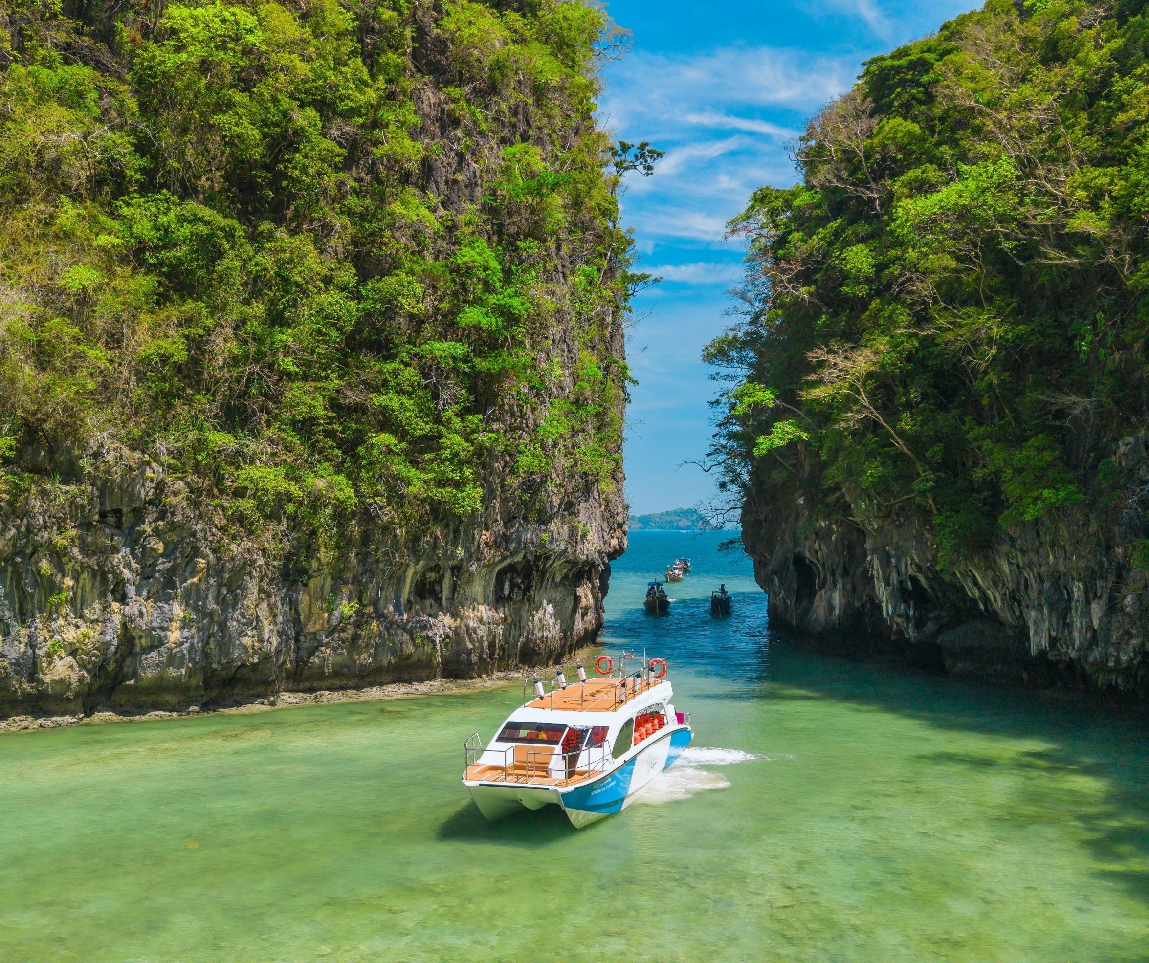 Krabi Hong Island Sunset & Bioluminescent Plankton Tour with BBQ Dinner