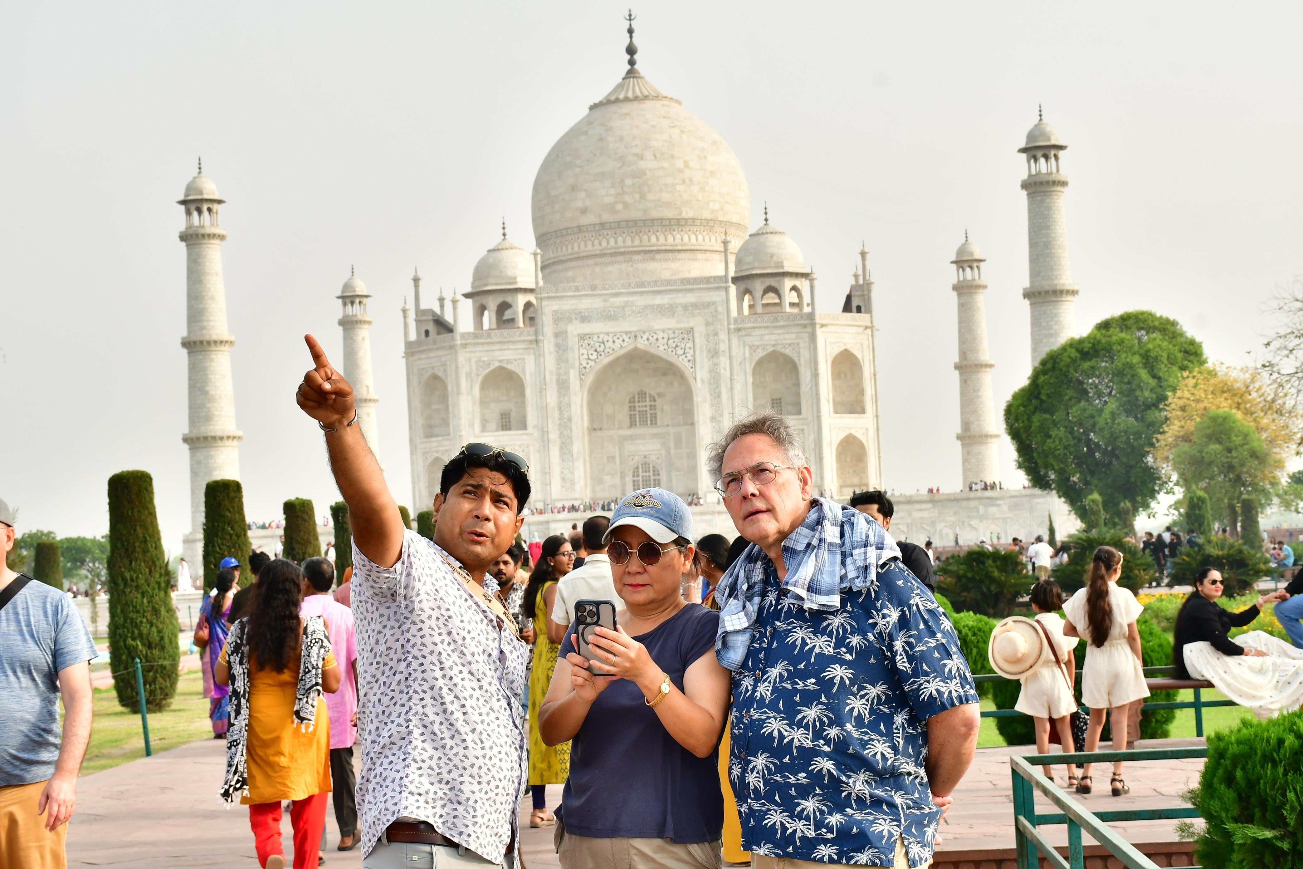 Delhi to Taj Mahal & Agra Private Day Tour with Marriott Lunch