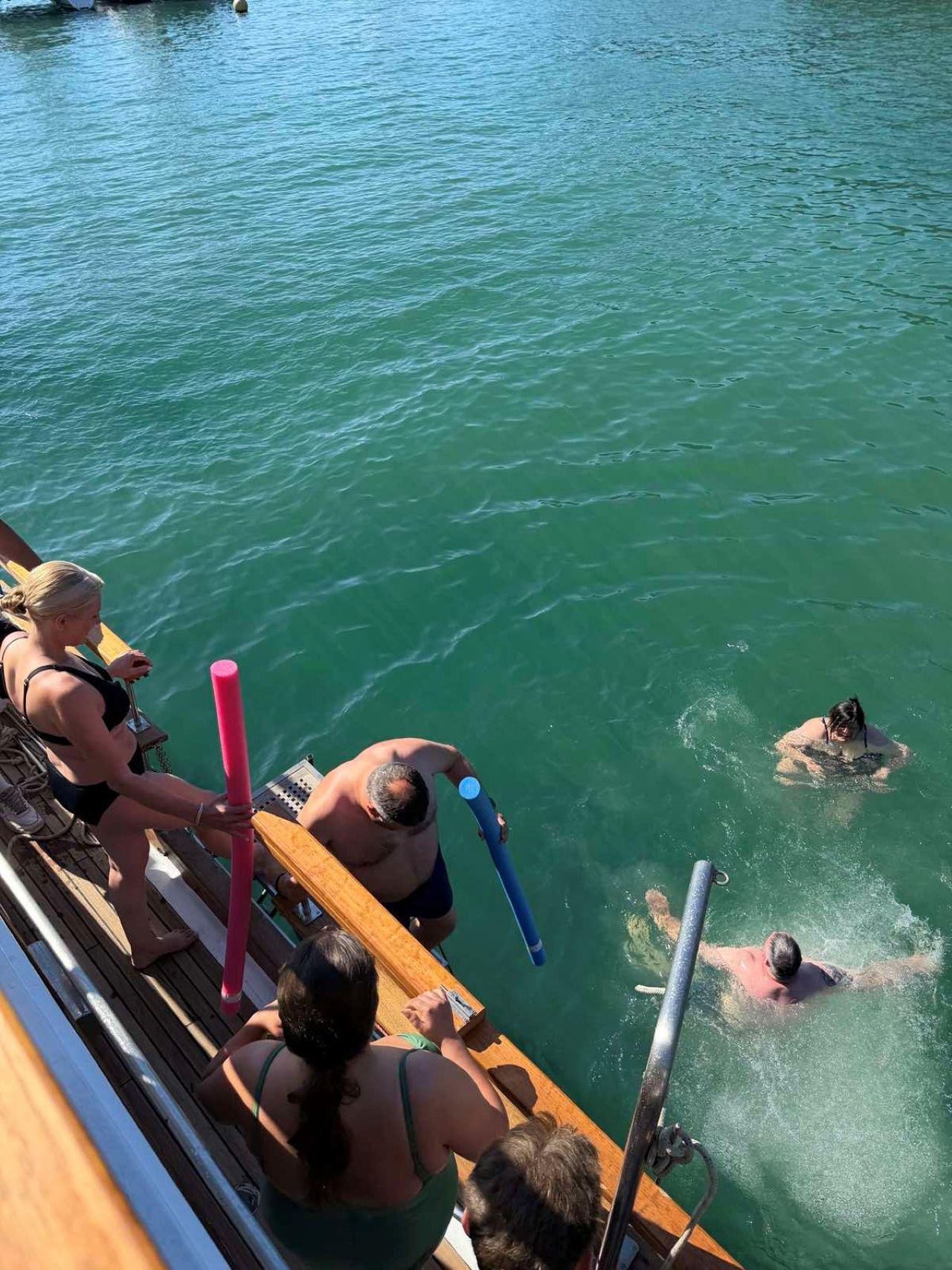 Santorini Volcanic Islands & Hot Springs Boat Cruise