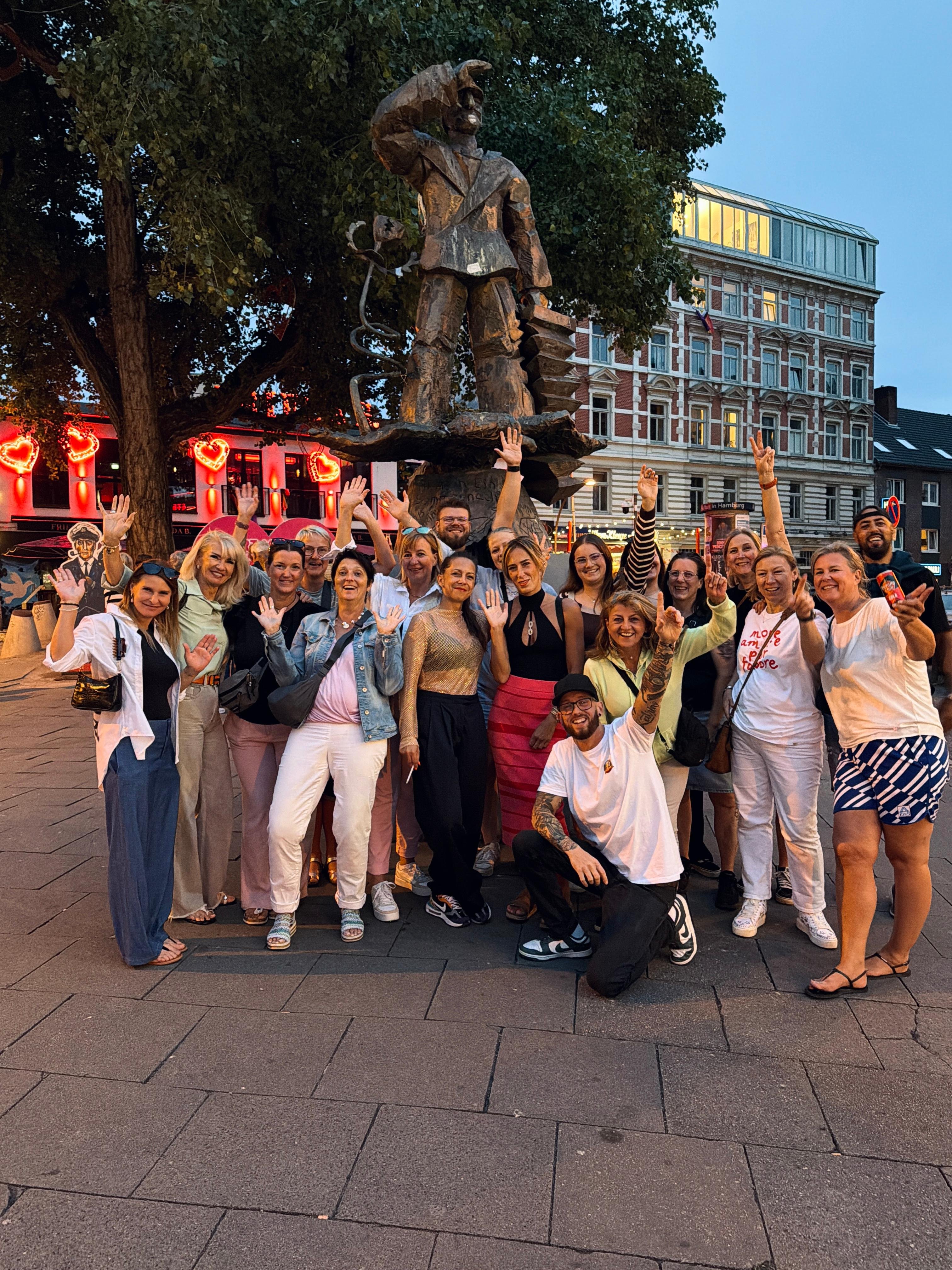 Hamburg: Party Walk & legendäre Kneipentour durch St. Pauli & Reeperbahn