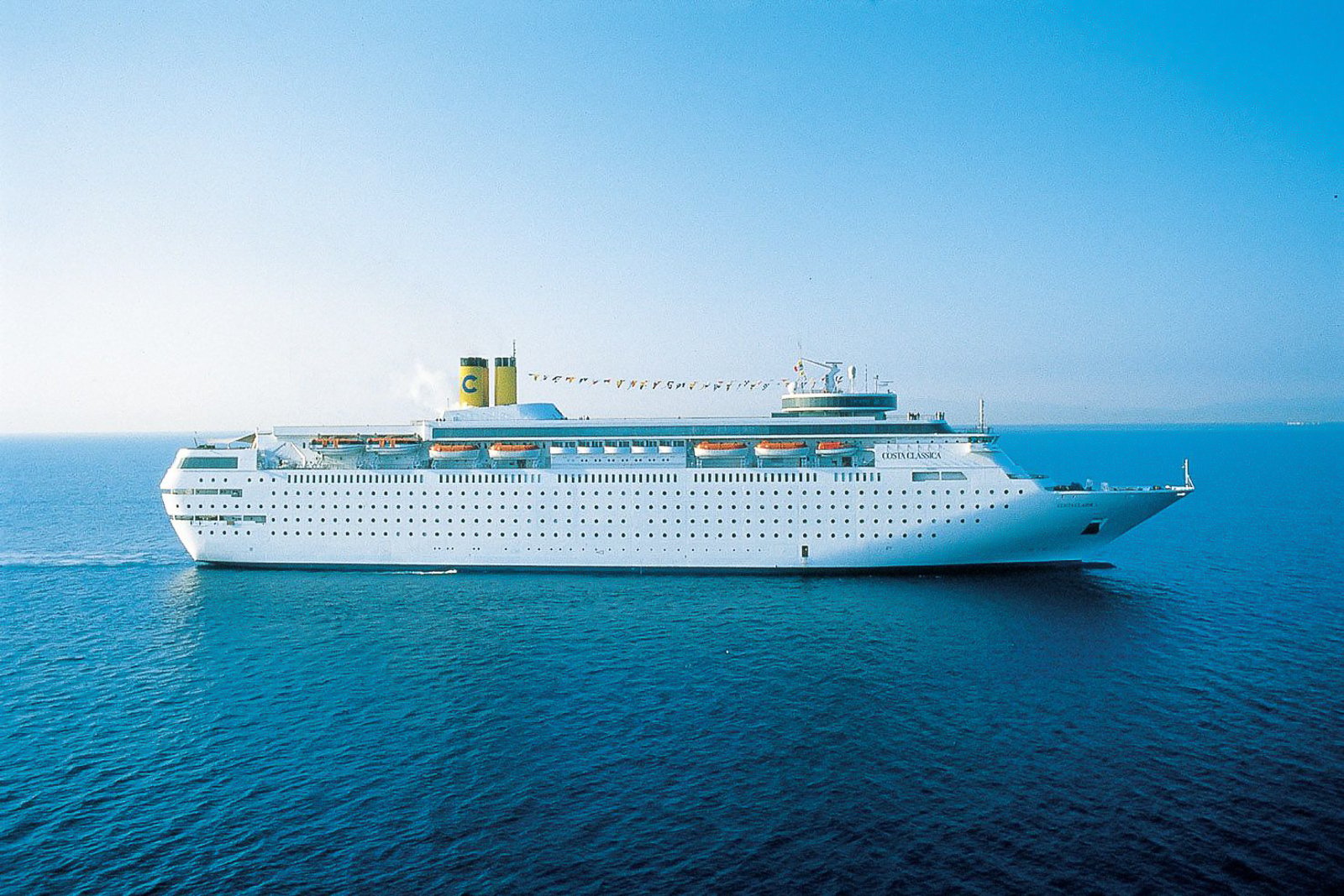 Private Chauffeur Transfer: Civitavecchia Port to Rome or Fiumicino