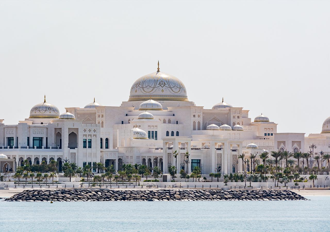 Abu Dhabi Grand Mosque, Presidential Palace & Heritage Village Day Tour from Dubai