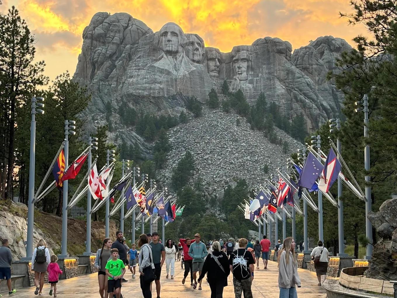 Black Hills Monuments & Wildlife Tour