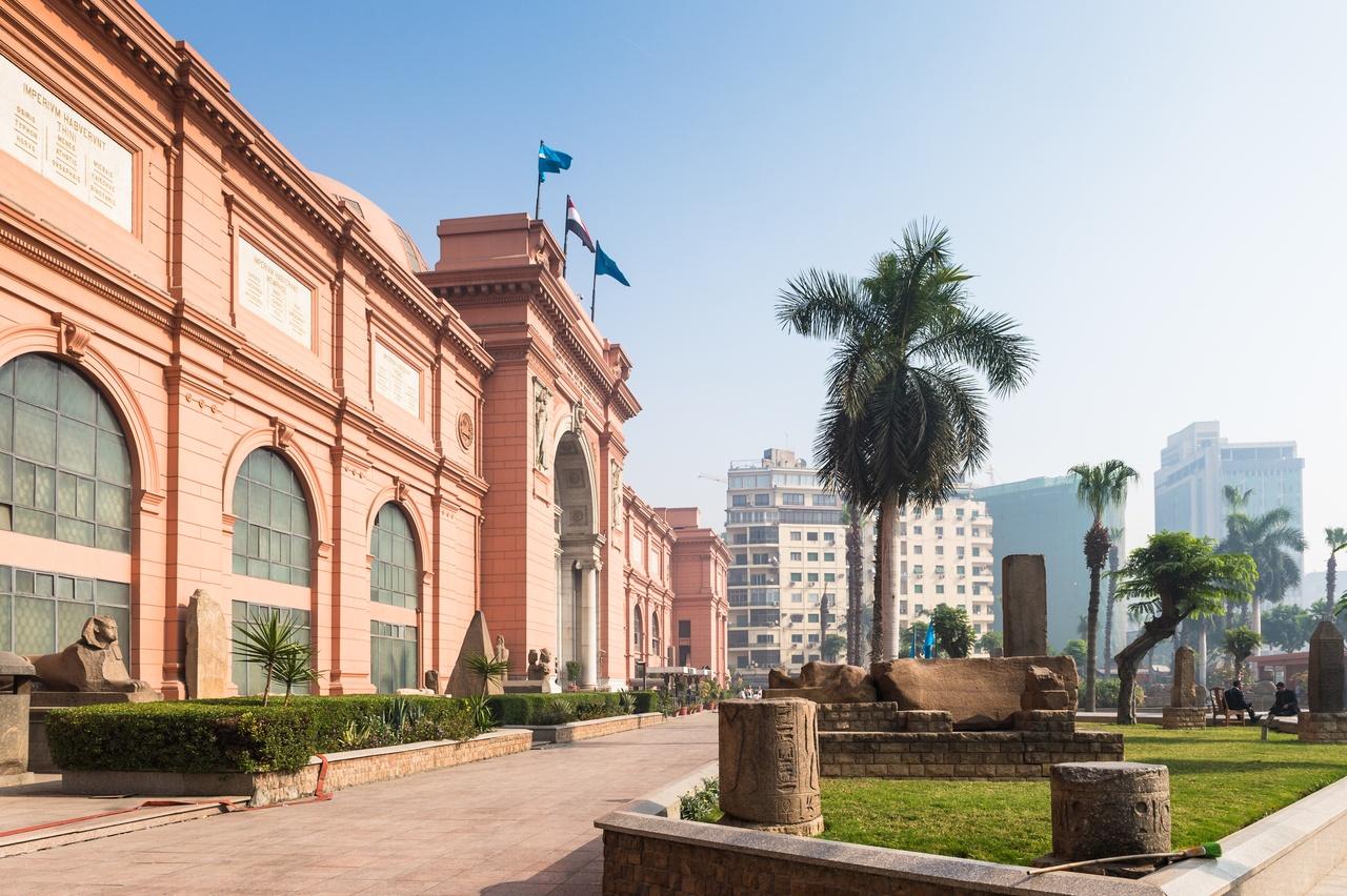 Sharm to Cairo: Giza Pyramids & Grand Museum Day Trip
