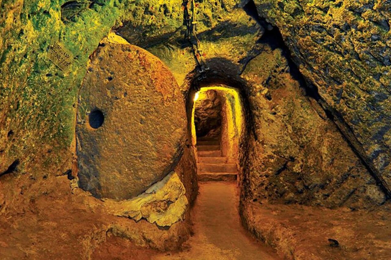 Cappadocia Green Tour: Derinkuyu Underground City, Ihlara Valley Hike & Lunch