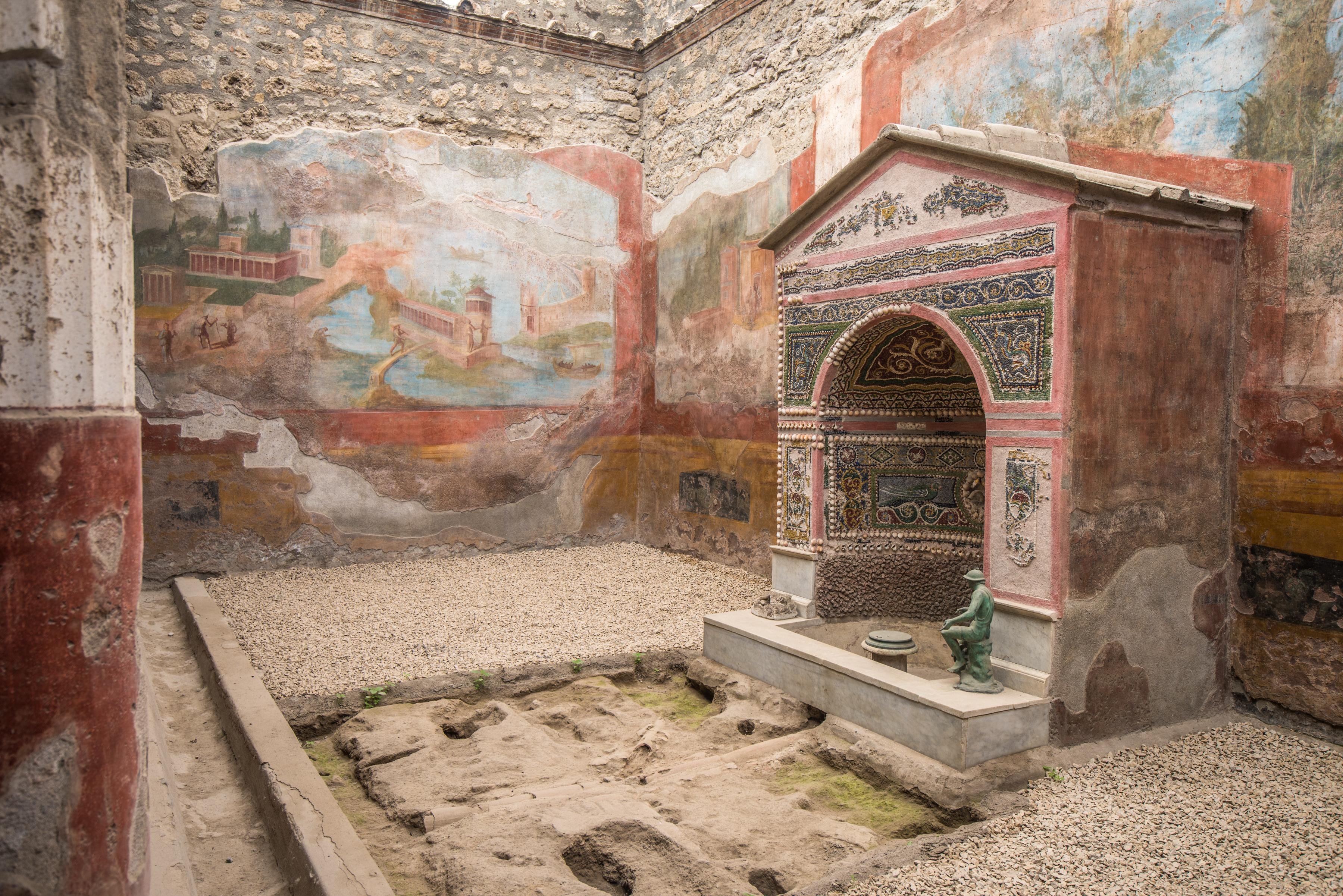 Pompeii & Sorrento Day Trip from Rome