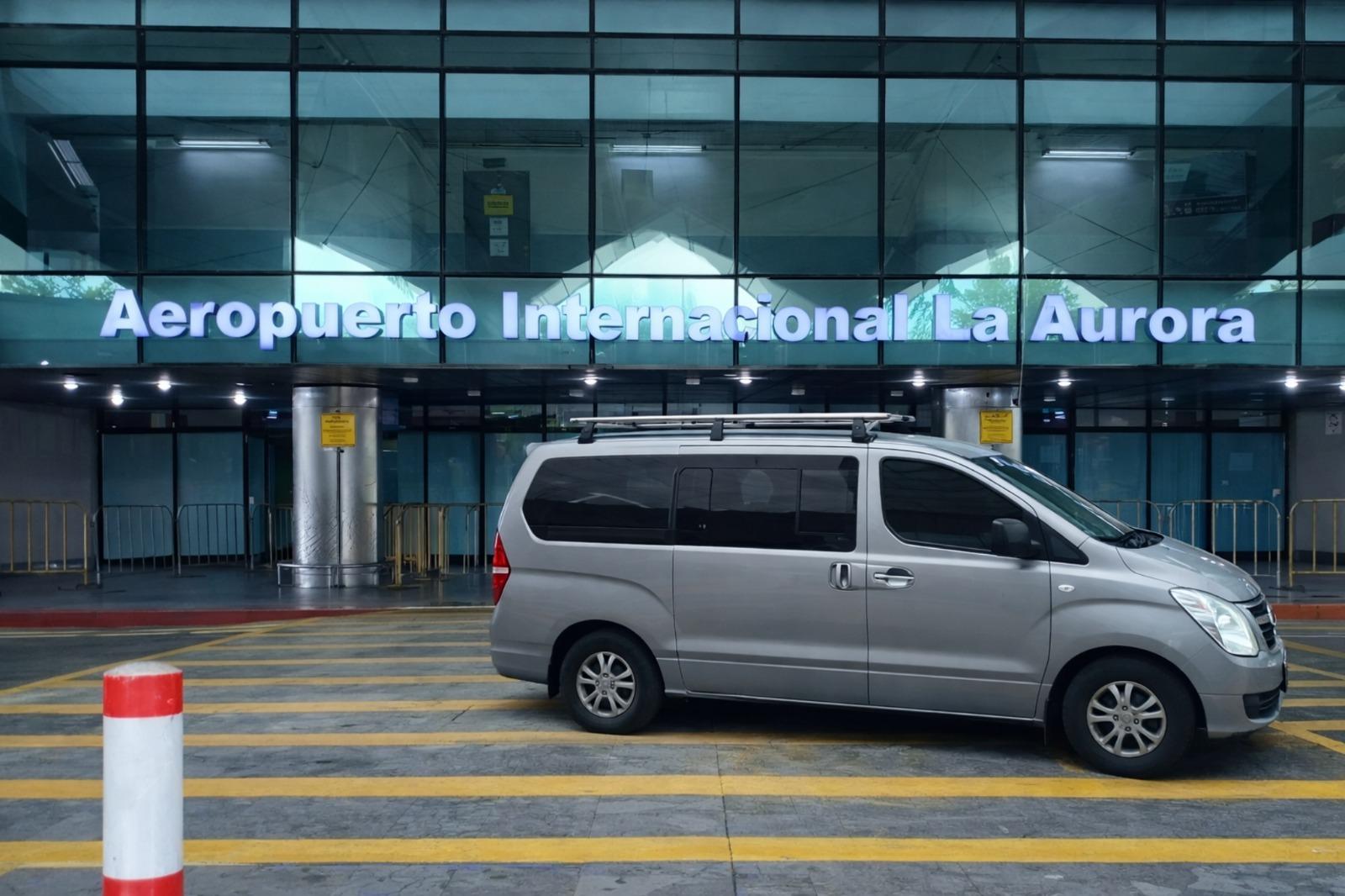 Private Airport Transfer: La Aurora to Panajachel