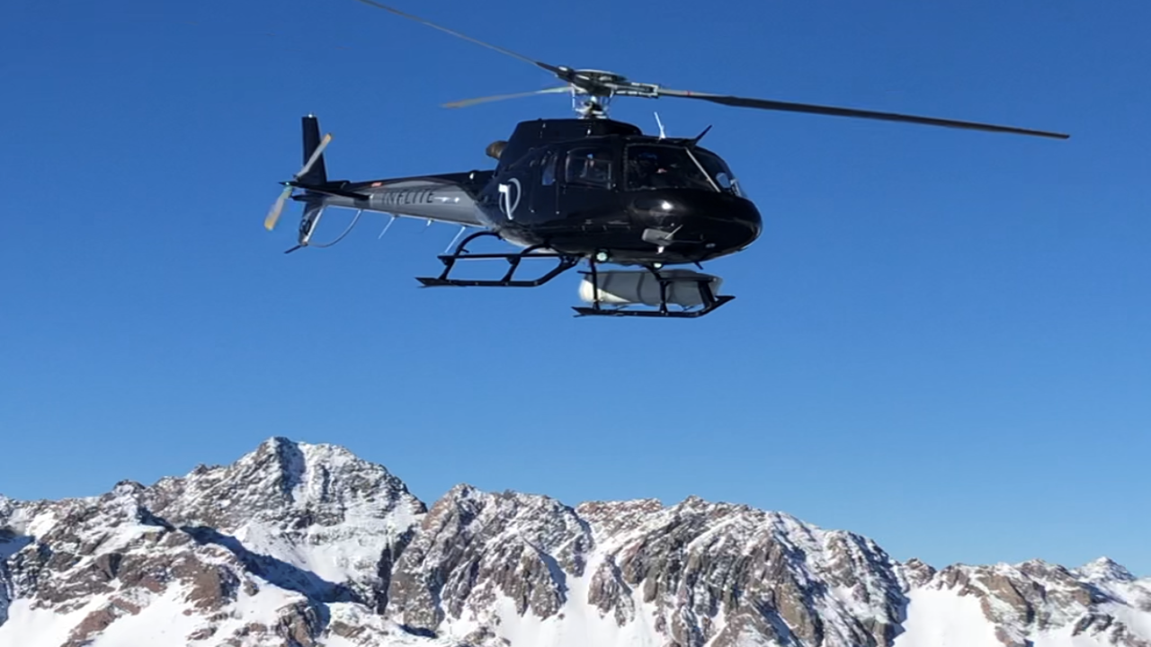Queenstown: Mount Cook Heli-Hike & Small Group Bus Tour