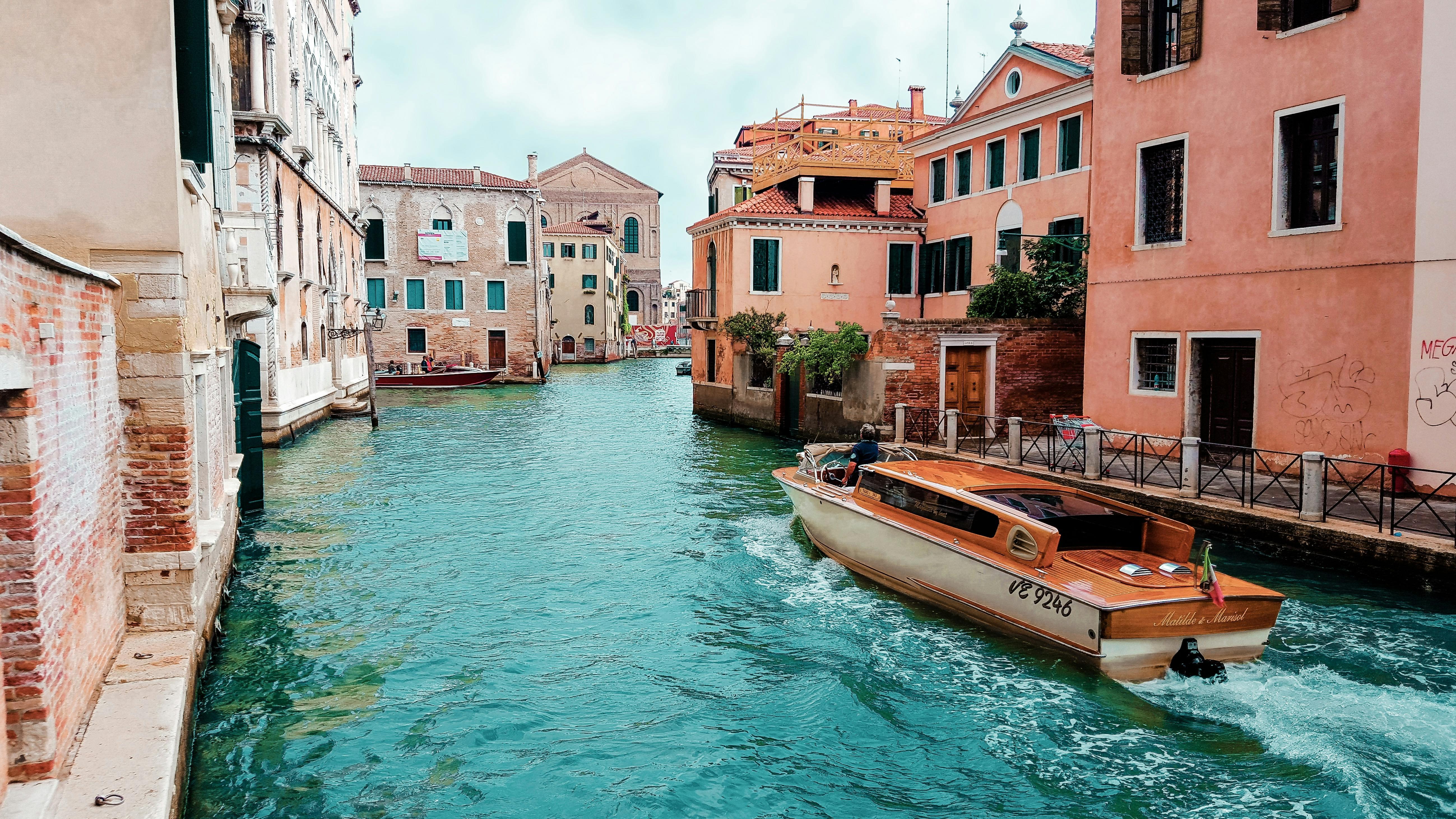 Venice Airport Private Transfer: Car & Boat to Hotel