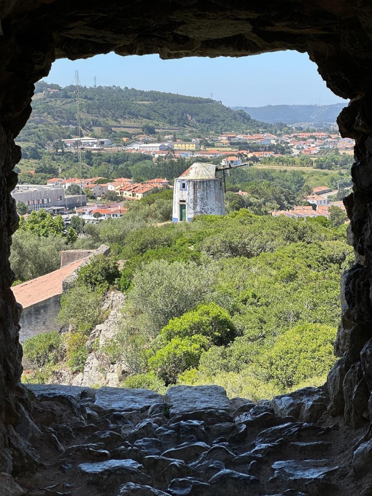 Lisbon to Porto Private Transfer with 3 Scenic Stopovers