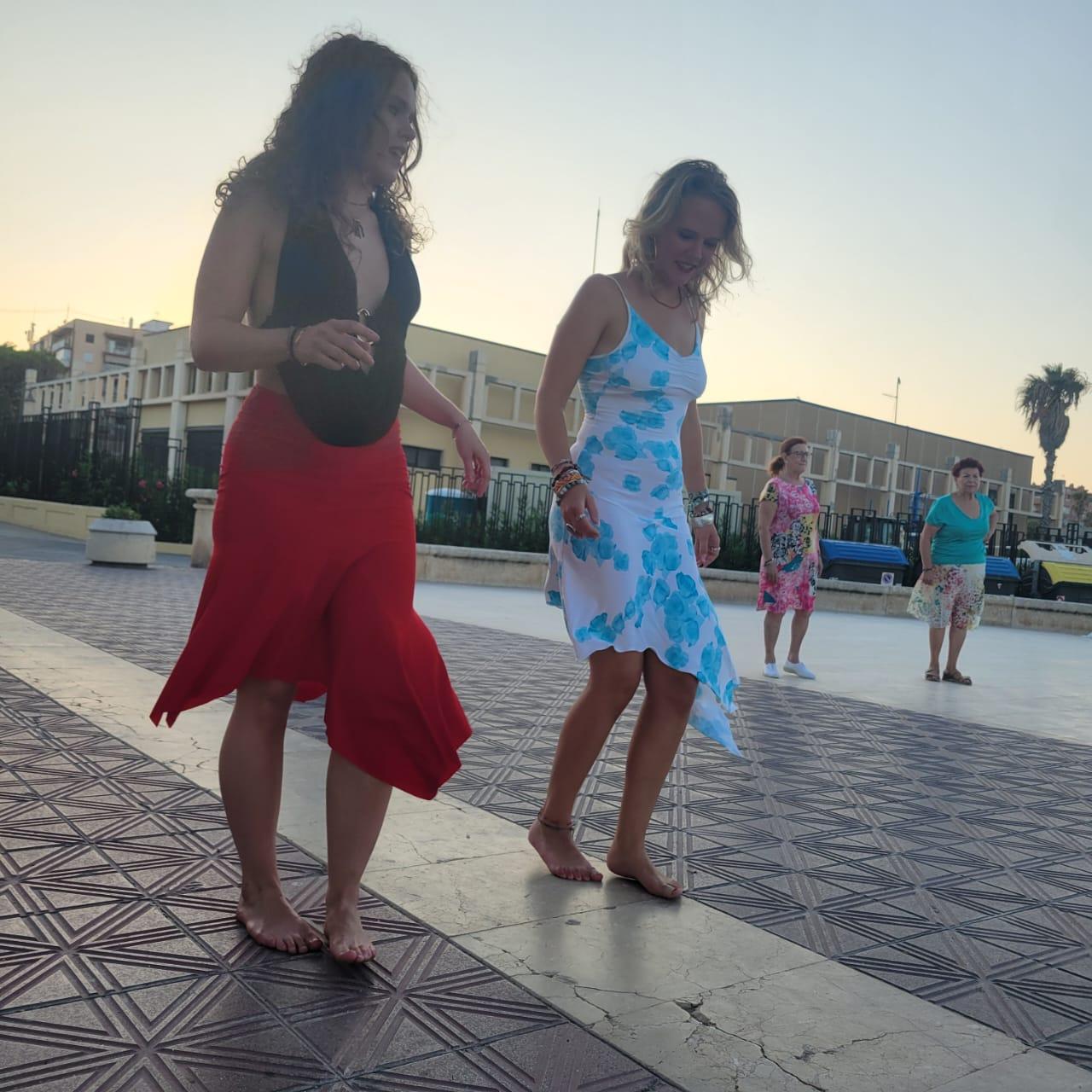 Barcelona: Salsa Class by the Beach