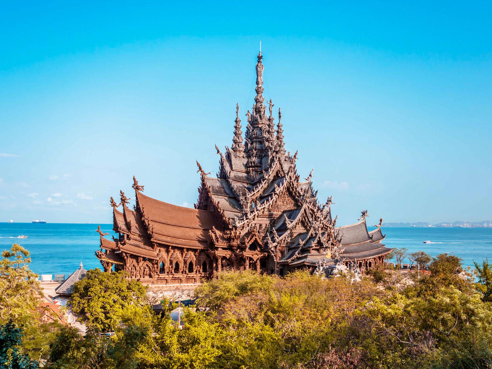 Bangkok to Pattaya: Koh Larn Island & Sanctuary of Truth Day Trip