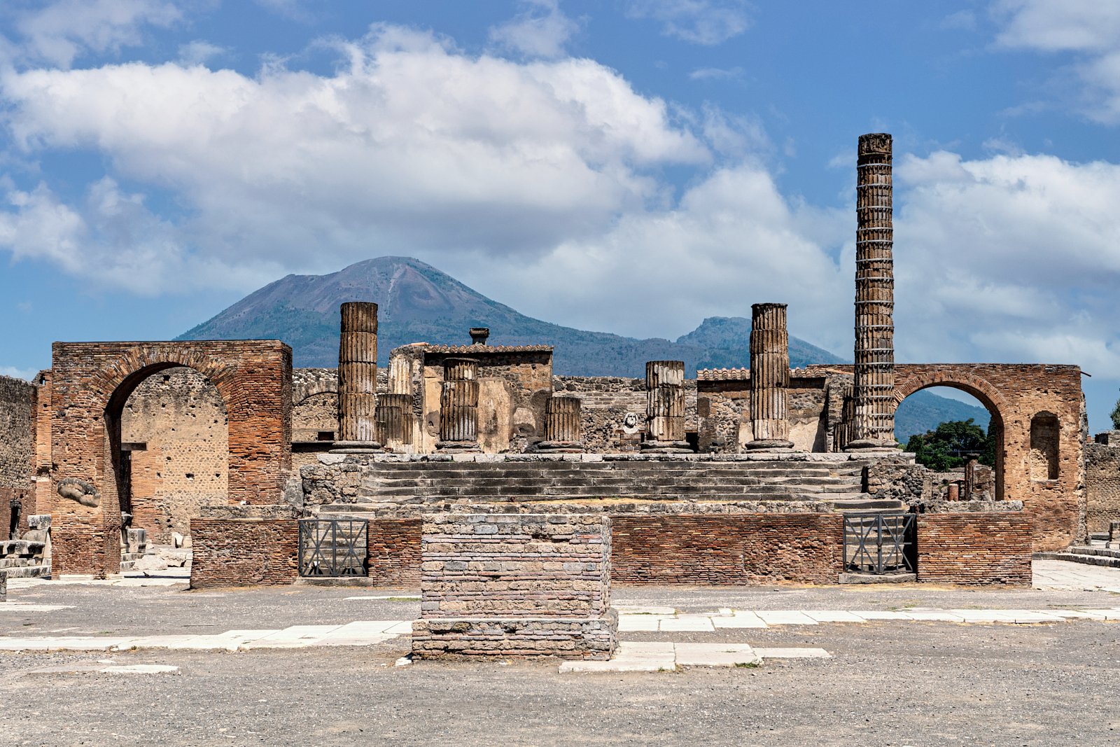 Pompeii Guided Walking Tour with Priority Entry