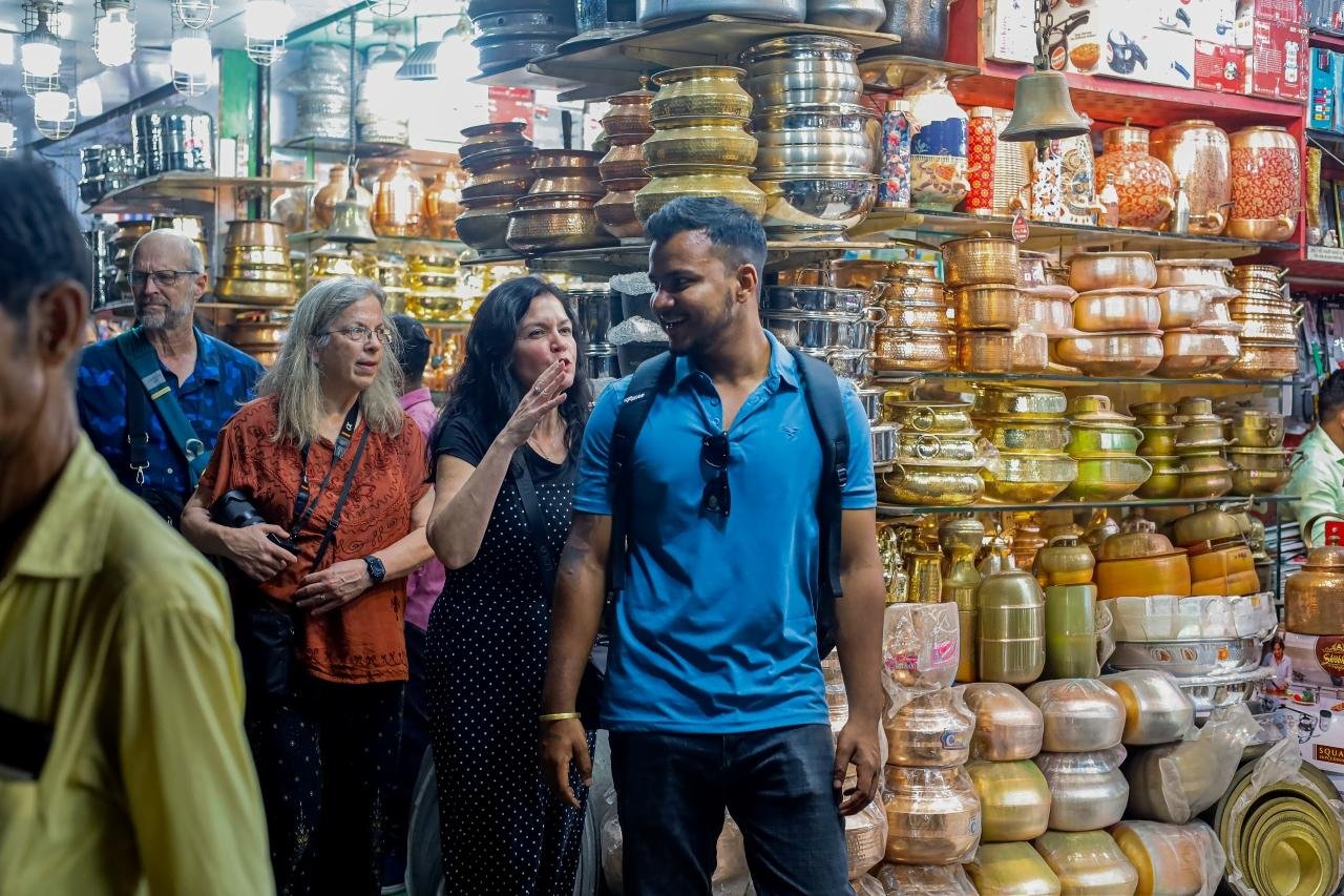 Mumbai Culinary Bazaar & Local Transport Tour