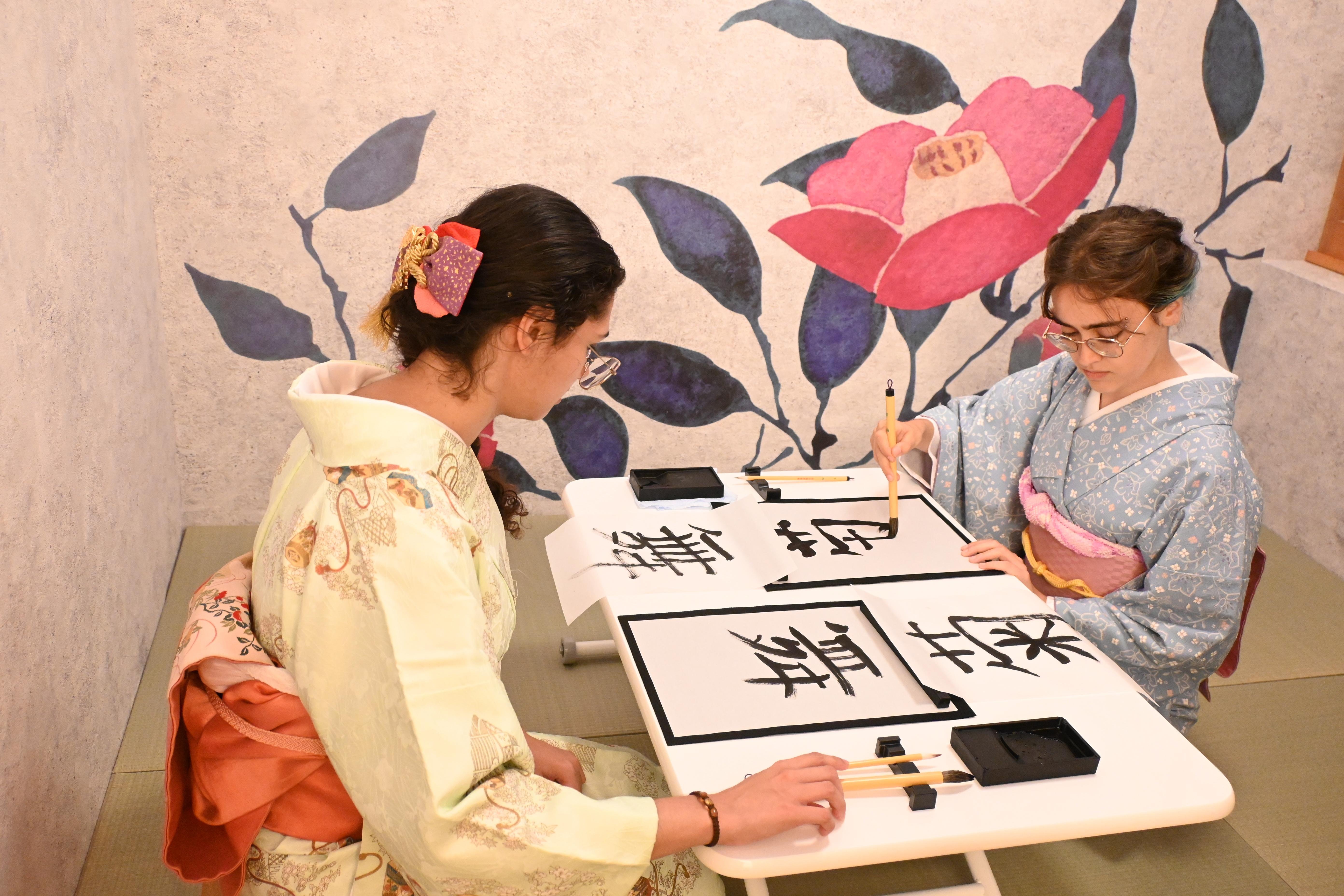 Osaka Cultural Arts: Kimono, Tea Ceremony & Calligraphy Experience