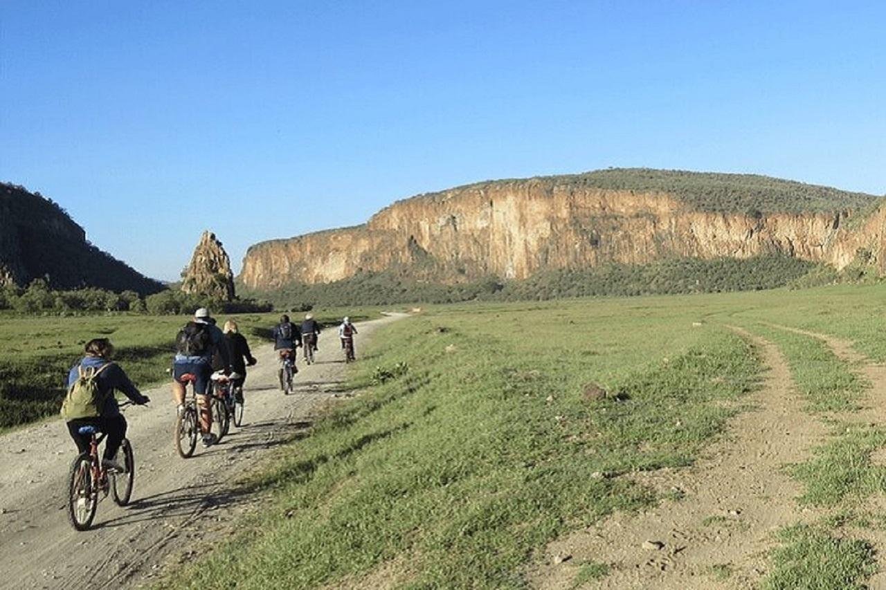 Hell's Gate Cycling & Lake Naivasha Boat Safari