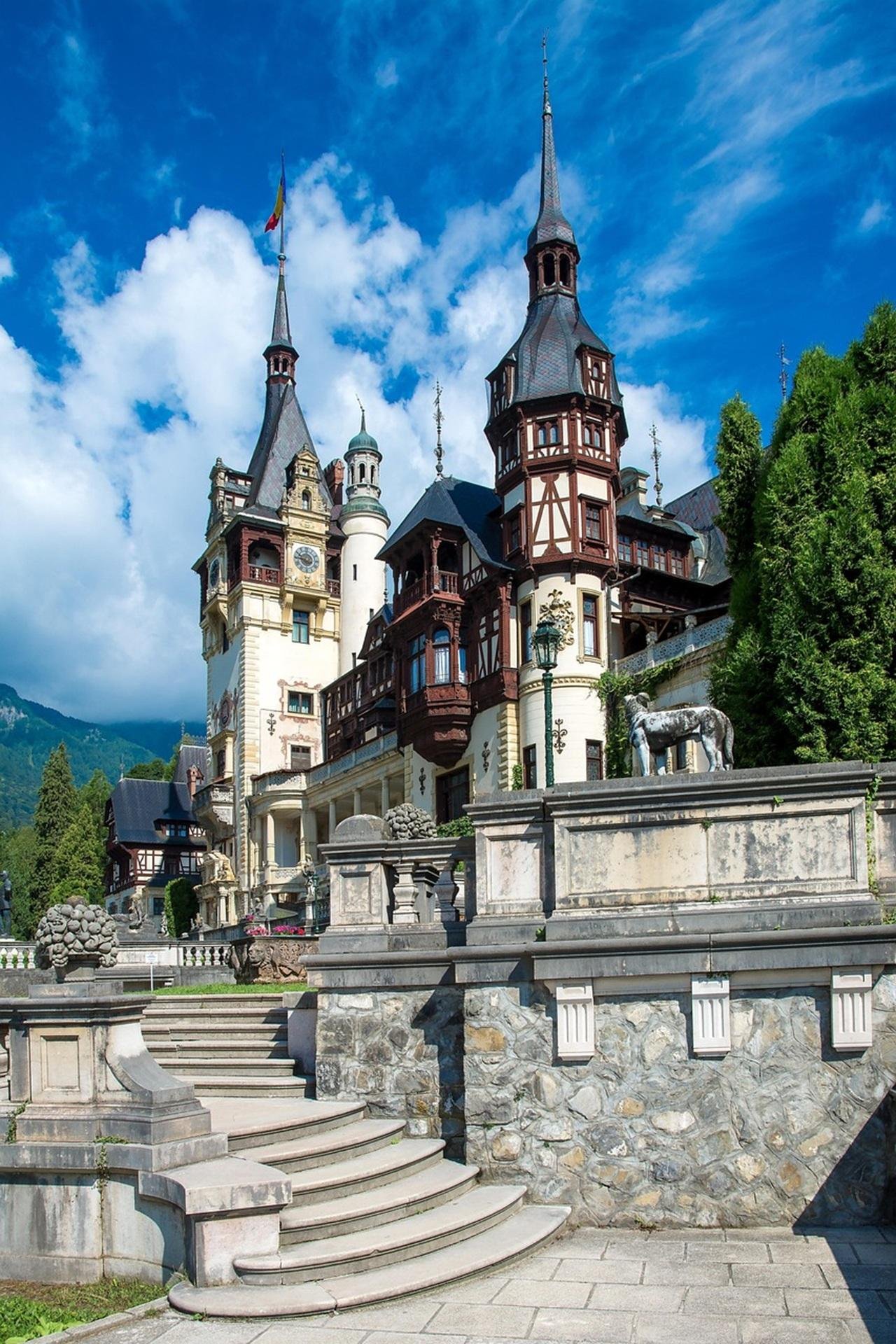 Private Transylvania Day Tour: Peleș, Bran & Brașov from Bucharest