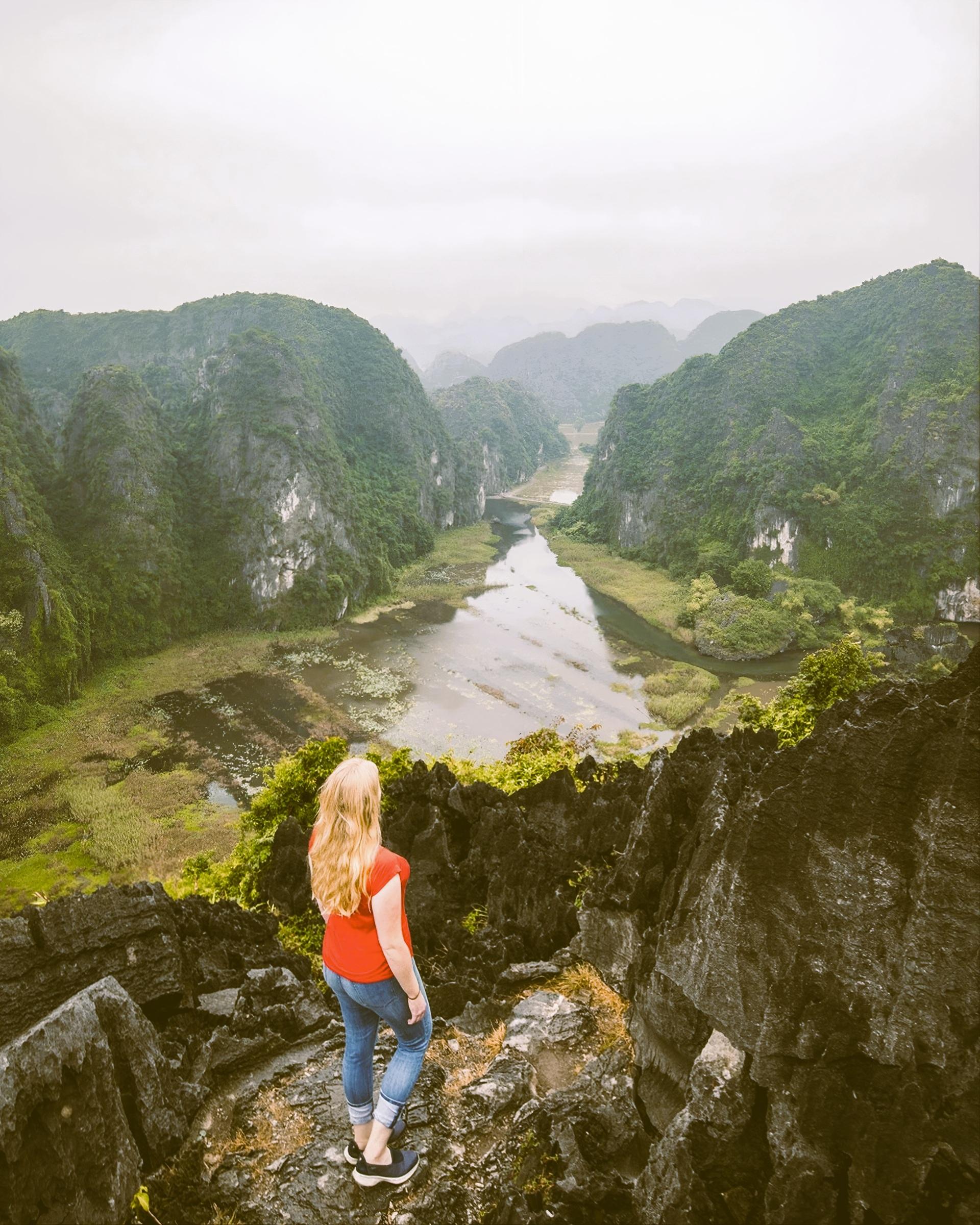 Ninh Binh Jeep Adventure: Trang An, Mua Cave & Dundj Valley
